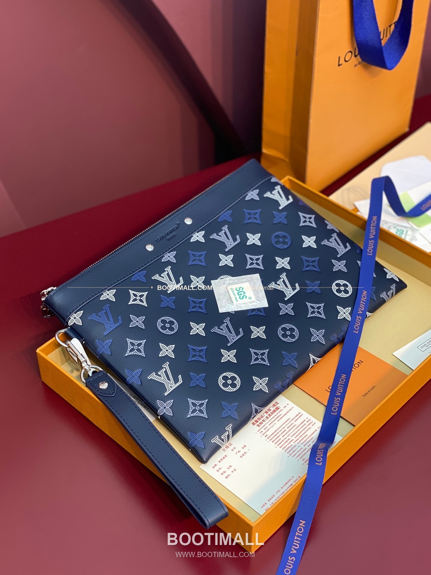 루이비통 포쉐트 투고 모노그램 섀도우 레더 네이비 클러치 Louis Vuitton Pochette To-Go Monogram Shadow Leather Navy Clutch M28913 30cm 1