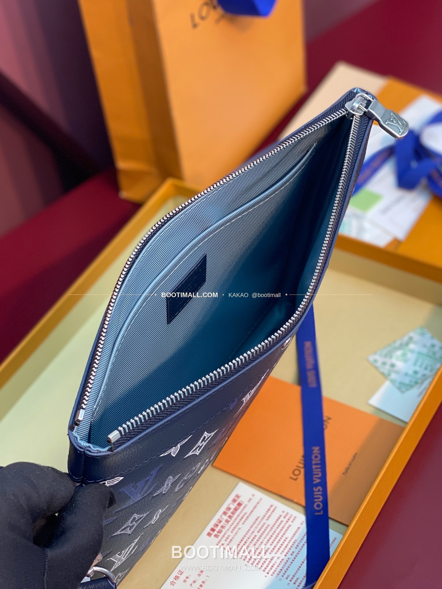 루이비통 포쉐트 투고 모노그램 섀도우 레더 네이비 클러치 Louis Vuitton Pochette To-Go Monogram Shadow Leather Navy Clutch M28913 30cm 4