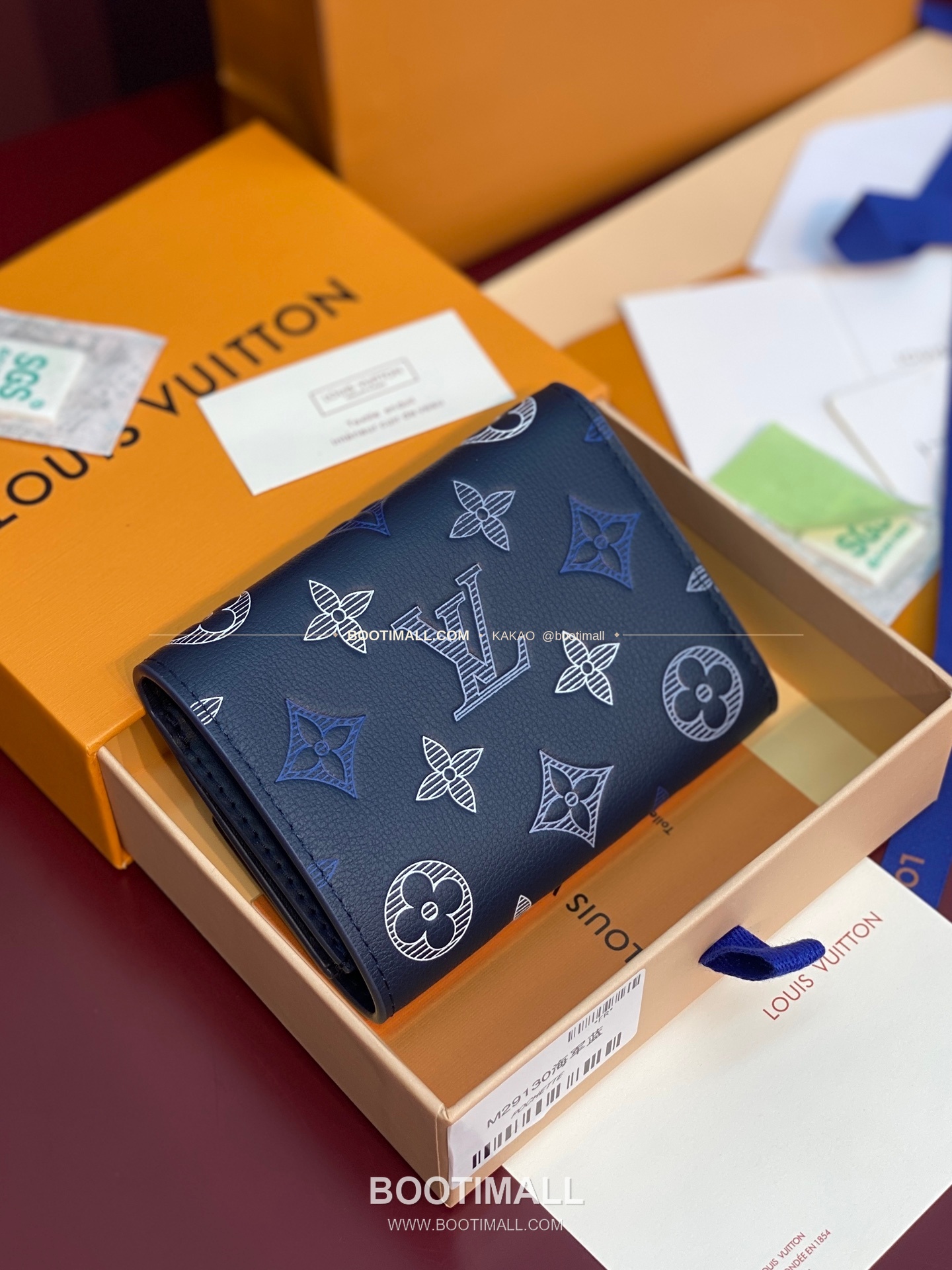 루이비통 빅터 월렛 모노그램 섀도우 레더 네이비 화이트 반지갑 Louis Vuitton Victor Wallet Monogram Shadow Leather Navy White Bifold Wallet M29130 11.5cm 2