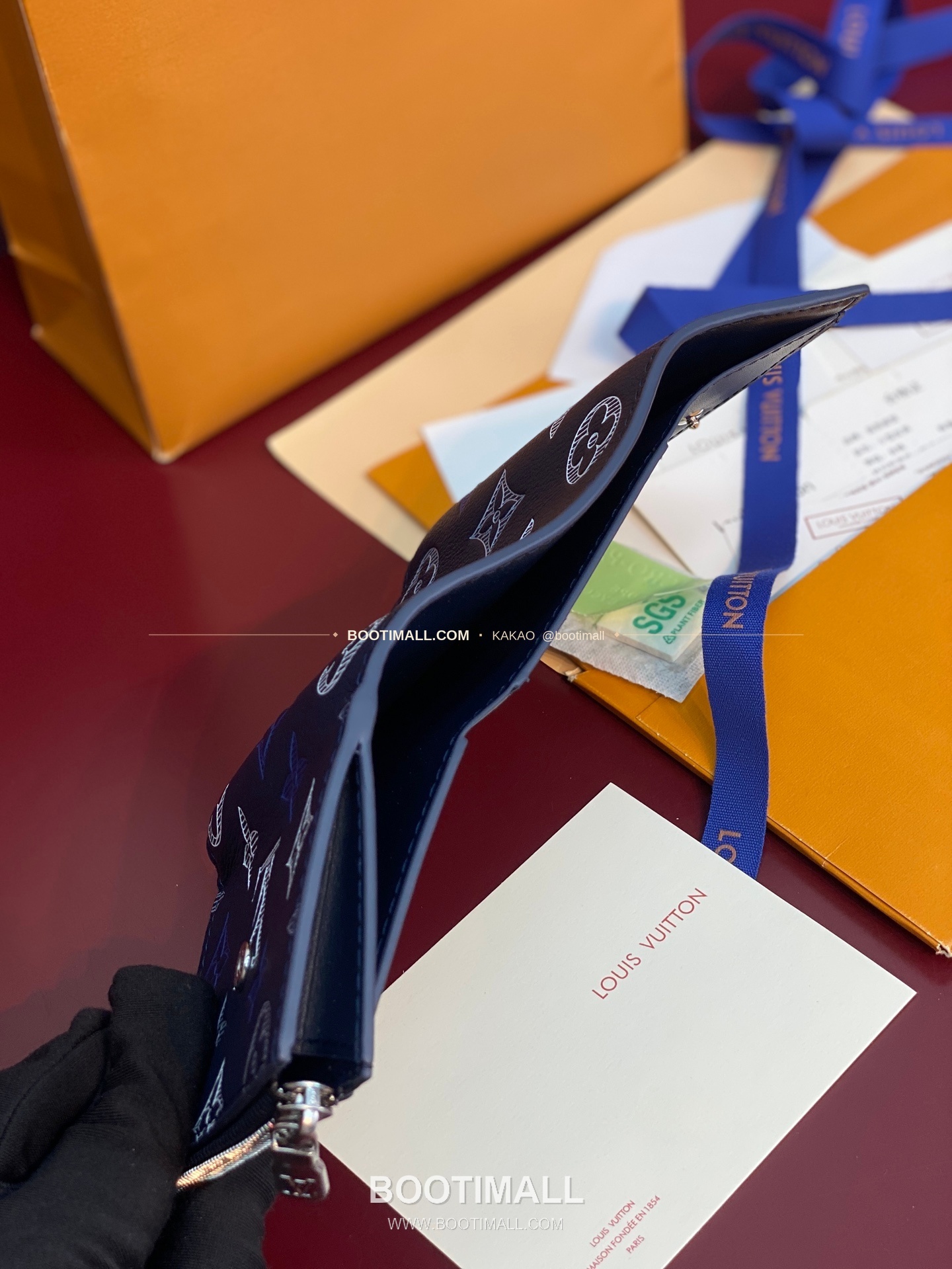 루이비통 빅터 월렛 모노그램 섀도우 레더 네이비 화이트 반지갑 Louis Vuitton Victor Wallet Monogram Shadow Leather Navy White Bifold Wallet M29130 11.5cm 5