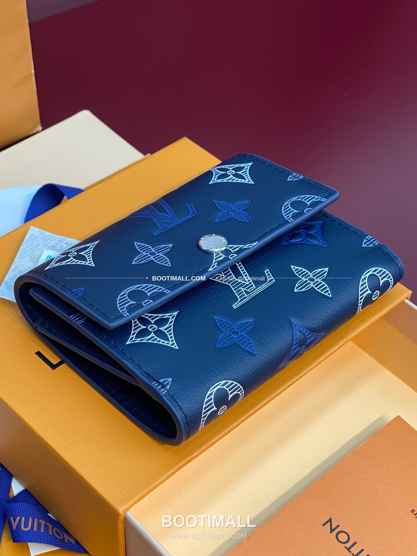 루이비통 빅터 월렛 모노그램 섀도우 레더 네이비 화이트 반지갑 Louis Vuitton Victor Wallet Monogram Shadow Leather Navy White Bifold Wallet M29130 11.5cm 12