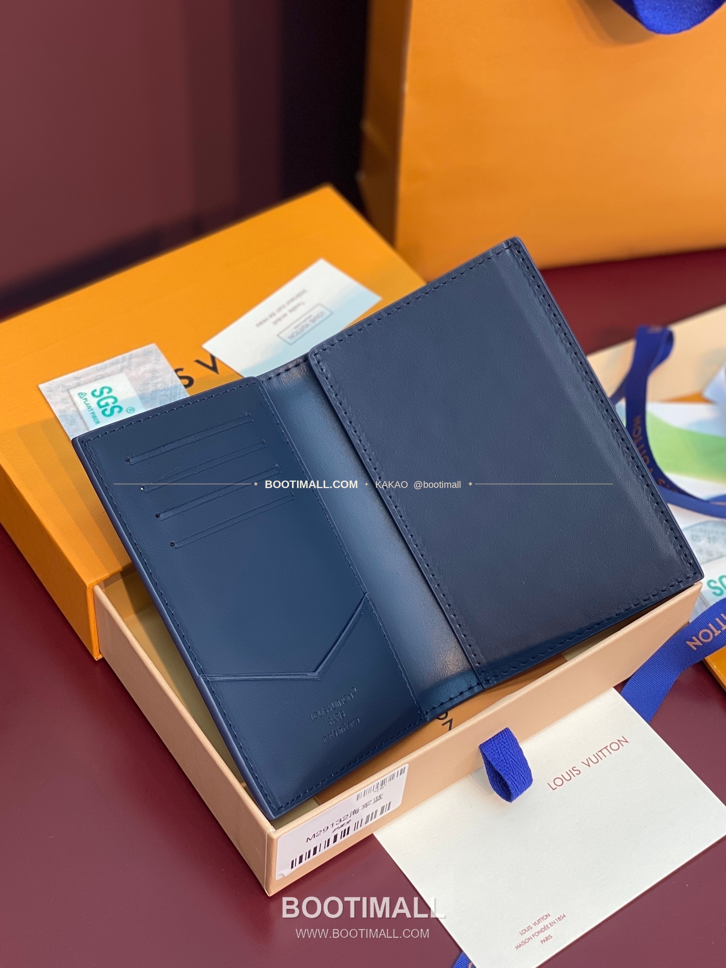 루이비통 패스포트 커버 모노그램 섀도우 레더 네이비 화이트 여권지갑 Louis Vuitton Passport Cover Monogram Shadow Leather Navy White Passport Holder M29132 14cm 3