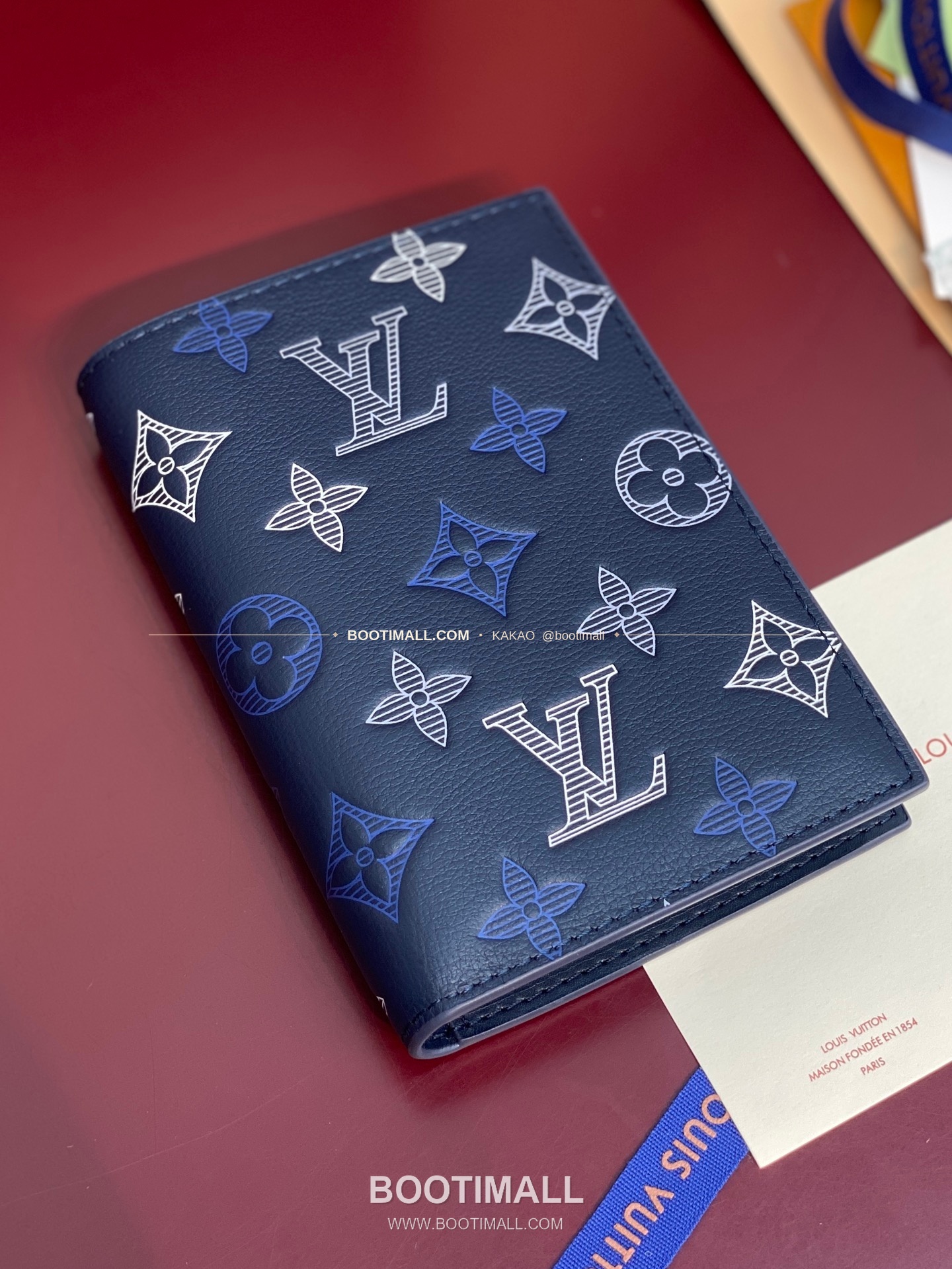 루이비통 패스포트 커버 모노그램 섀도우 레더 네이비 화이트 여권지갑 Louis Vuitton Passport Cover Monogram Shadow Leather Navy White Passport Holder M29132 14cm 4