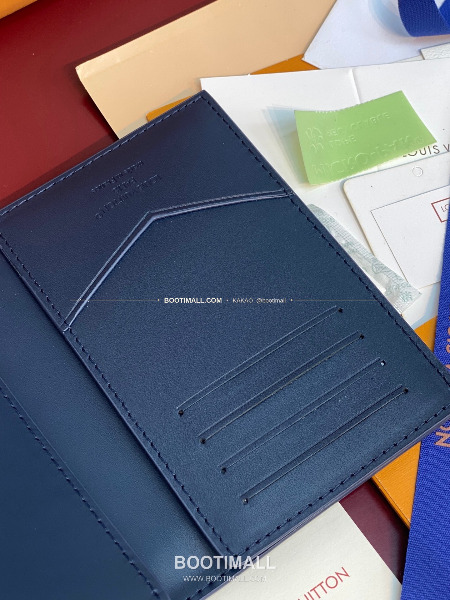 루이비통 패스포트 커버 모노그램 섀도우 레더 네이비 화이트 여권지갑 Louis Vuitton Passport Cover Monogram Shadow Leather Navy White Passport Holder M29132 14cm 8