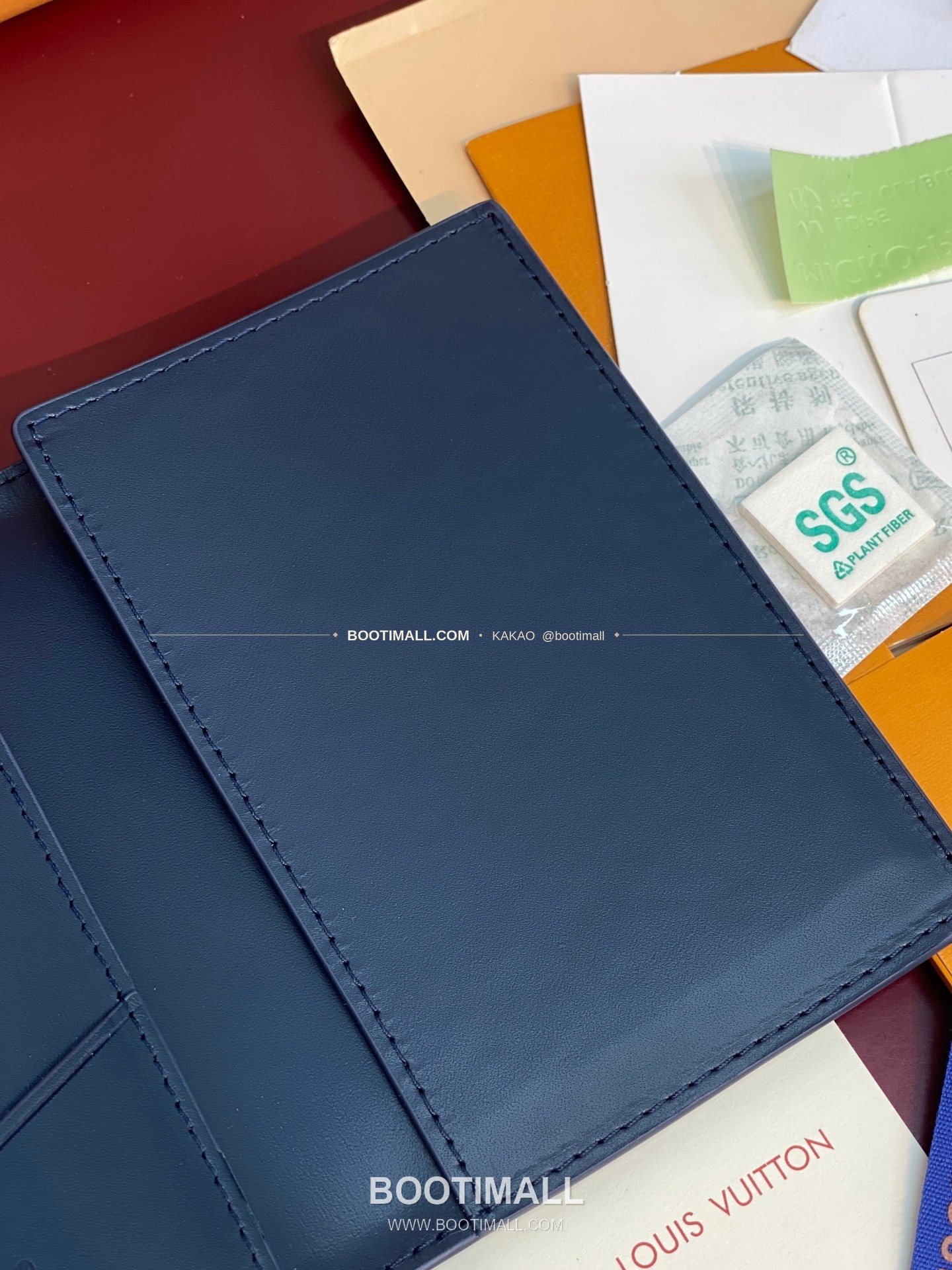 루이비통 패스포트 커버 모노그램 섀도우 레더 네이비 화이트 여권지갑 Louis Vuitton Passport Cover Monogram Shadow Leather Navy White Passport Holder M29132 14cm 9