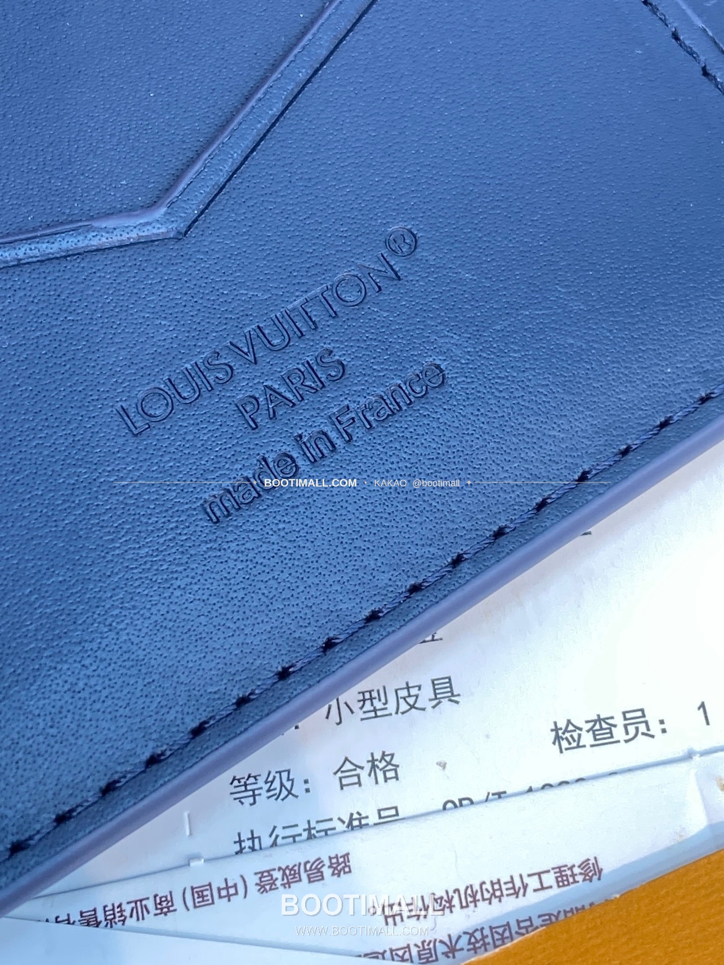 루이비통 패스포트 커버 모노그램 섀도우 레더 네이비 화이트 여권지갑 Louis Vuitton Passport Cover Monogram Shadow Leather Navy White Passport Holder M29132 14cm 10