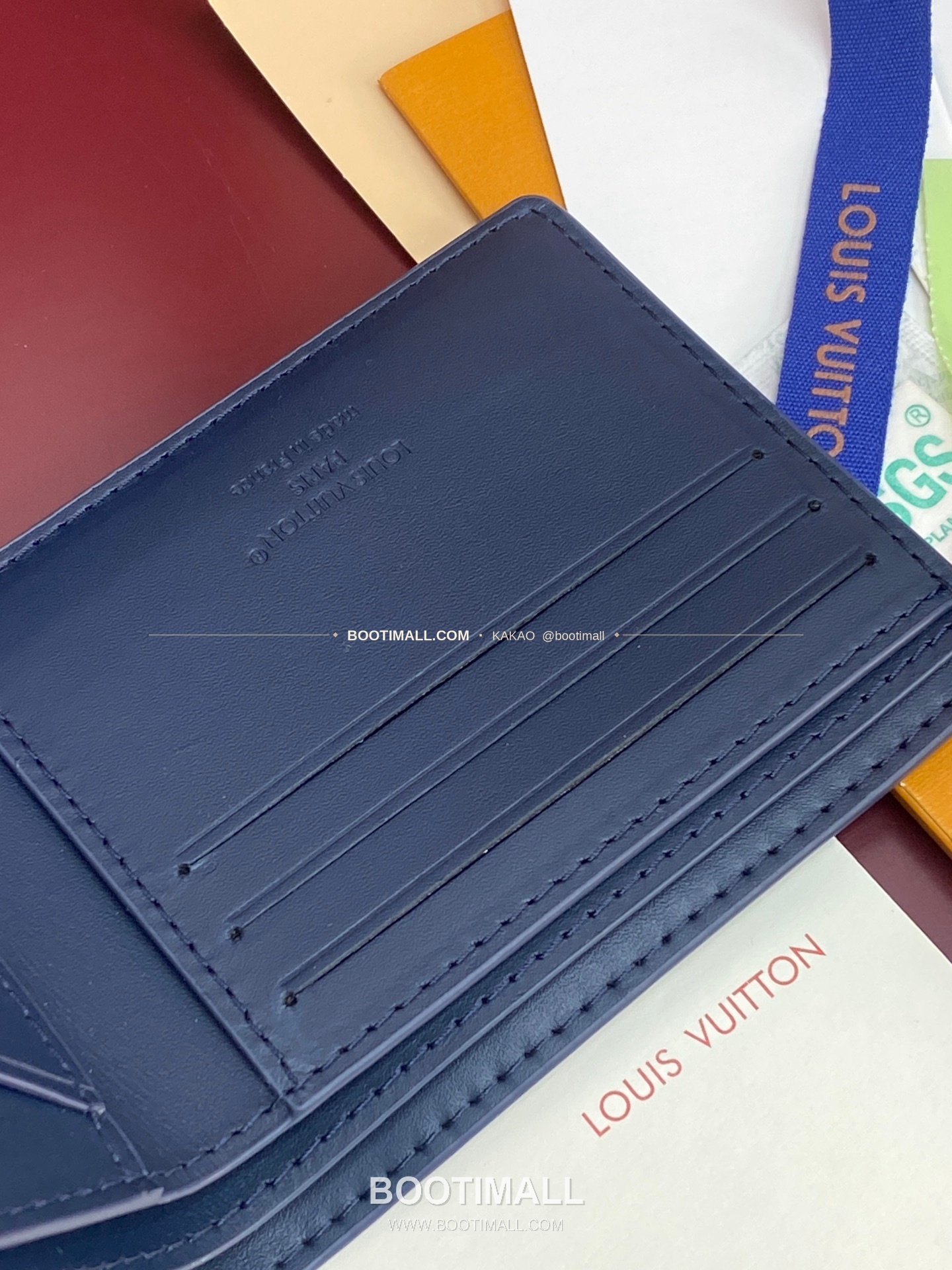 루이비통 멀티플 월렛 모노그램 섀도우 레더 네이비 화이트 반지갑 Louis Vuitton Multiple Wallet Monogram Shadow Leather Navy White Bifold Wallet M29137 11.5cm 7