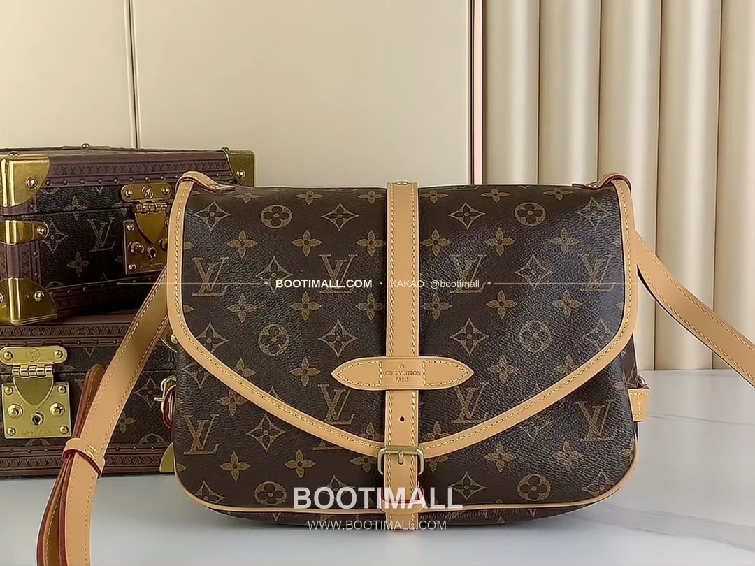 루이비통 소뮤르 미디움 모노그램 캔버스 화이트 숄더백 Louis Vuitton Saumur Medium Monogram Canvas White Shoulder Bag M40710 28cm 13