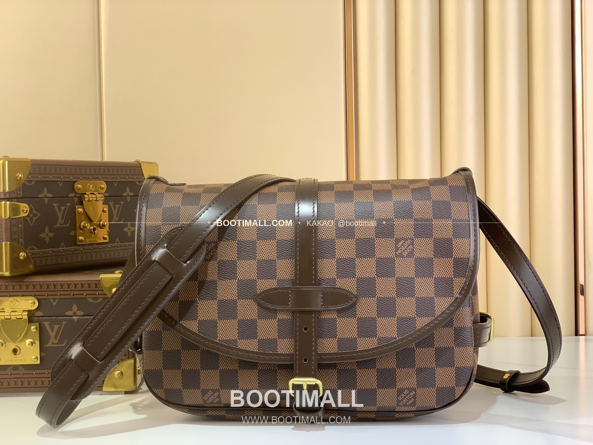루이비통 소뮤르 미디움 모노그램 캔버스 브라운 숄더백 Louis Vuitton Saumur Medium Monogram Canvas Brown Shoulder Bag M40710 28cm 3