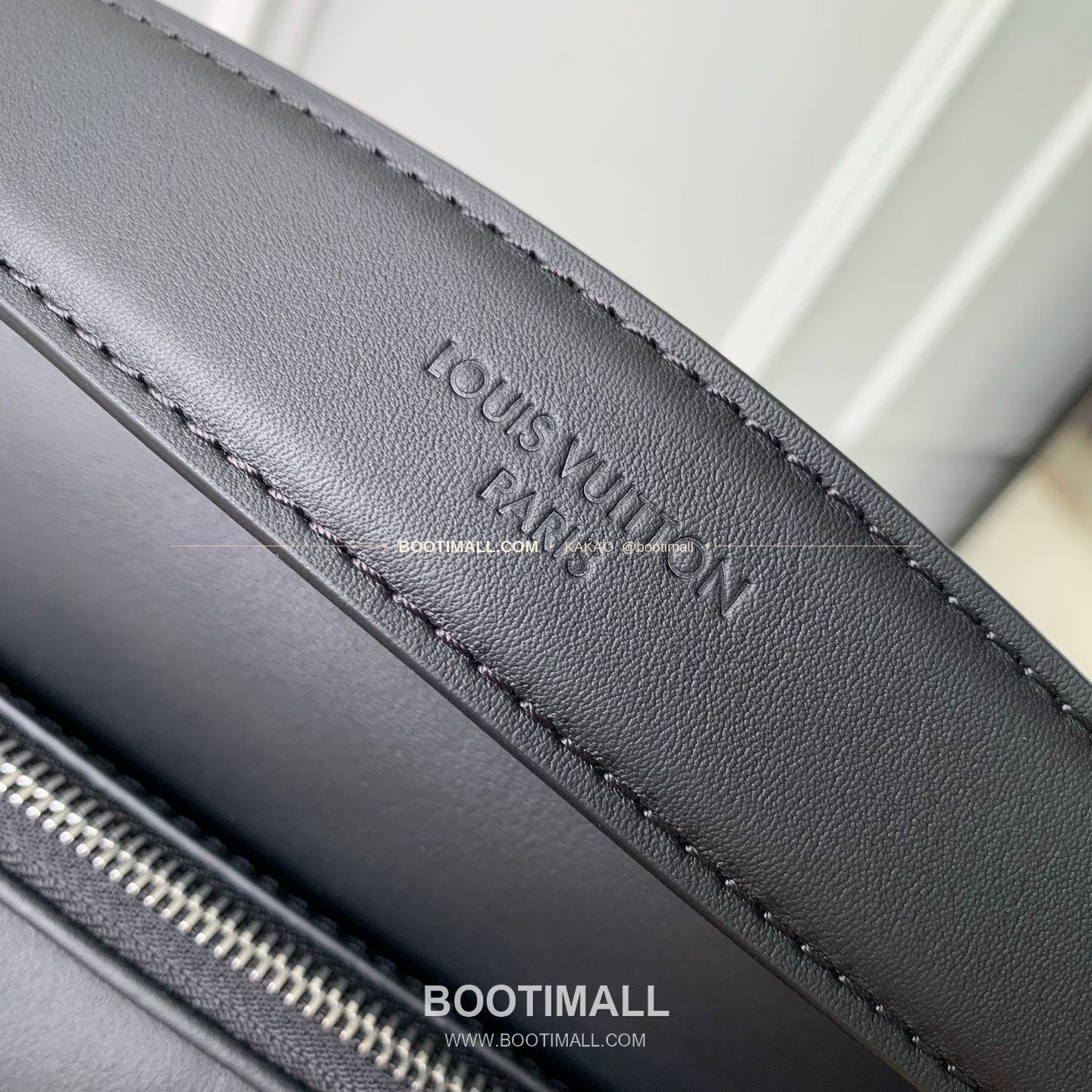 루이비통 닐 스몰 타우릴론 레더 블랙 메신져 토트백 Louis Vuitton Nil Small Taurillon Leather Black Top Handle Bag M27999 25cm 8