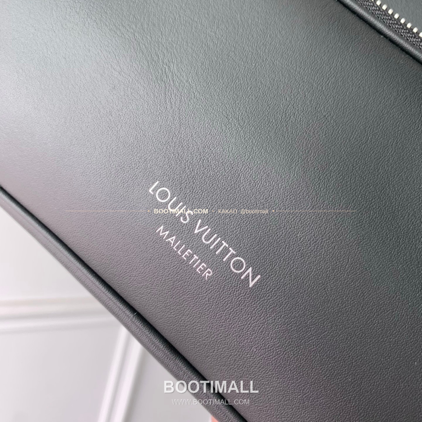 루이비통 닐 스몰 타우릴론 레더 블랙 메신져 토트백 Louis Vuitton Nil Small Taurillon Leather Black Top Handle Bag M27999 25cm 10