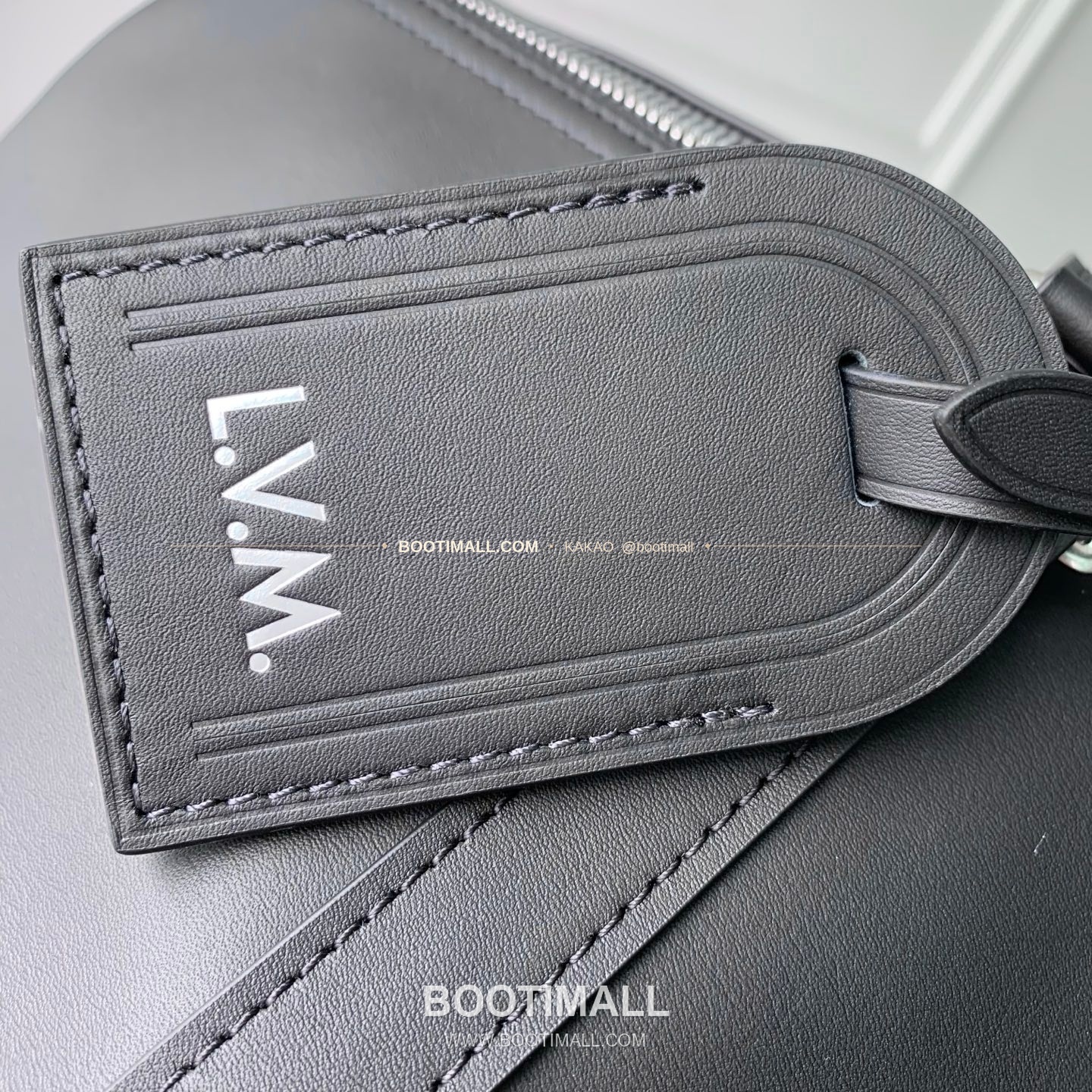 루이비통 니들 모노그램 레더 블랙 더플백 Louis Vuitton Needle Monogram Leather Black Duffle Bag M28000 46cm 5