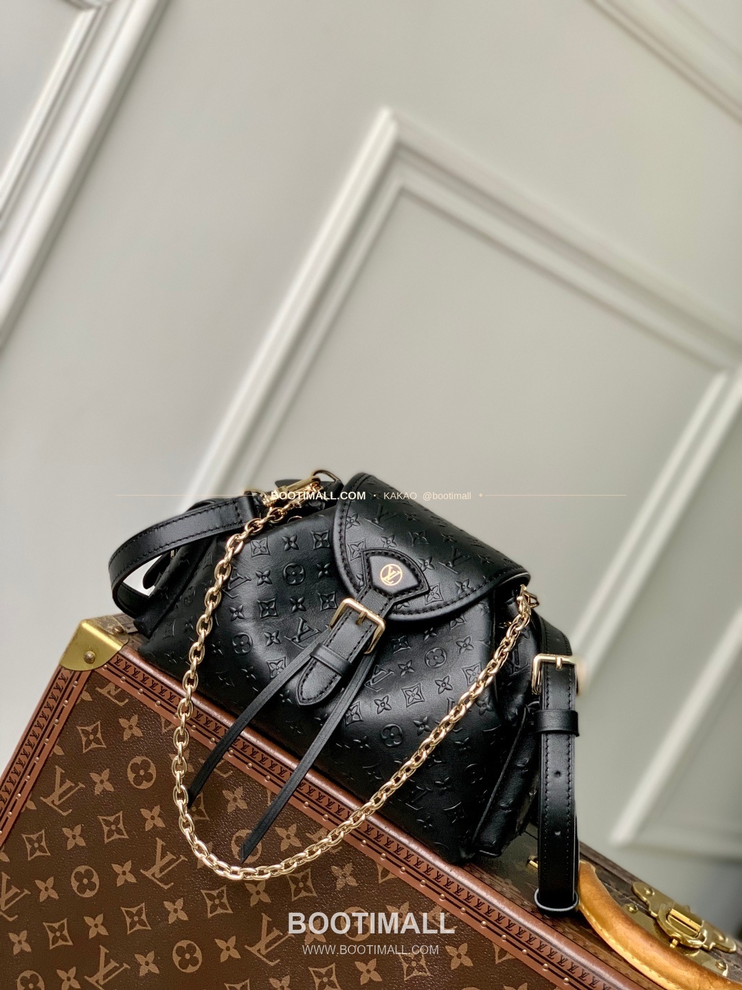 루이비통 오디세이 모노그램 볼드 레더 체인 디테일 브라운 숄더백 Louis Vuitton Odyssee Monogram Bold Leather Chain Detail Brown Shoulder Bag M25554 27cm 1