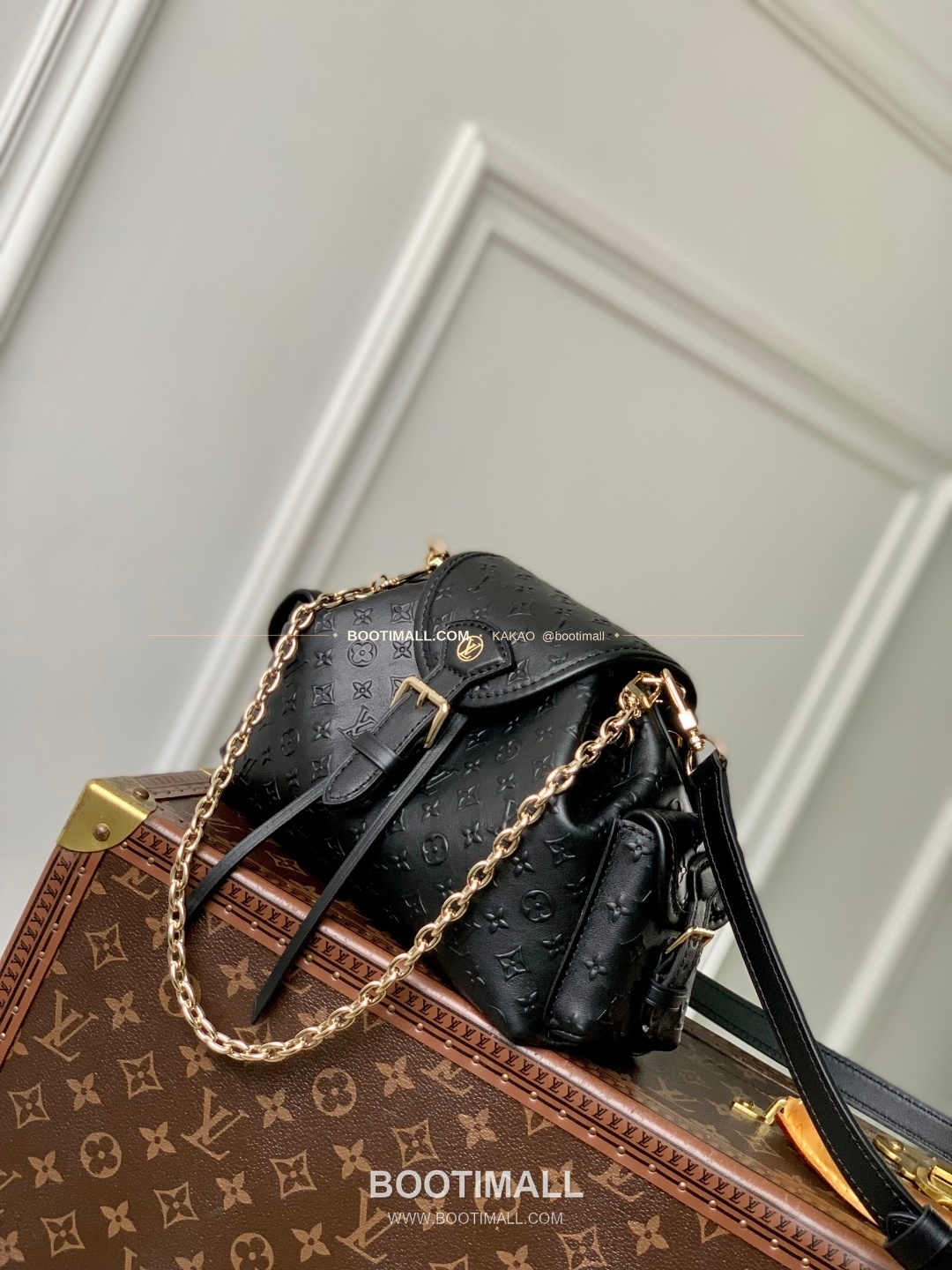 루이비통 오디세이 모노그램 볼드 레더 체인 디테일 브라운 숄더백 Louis Vuitton Odyssee Monogram Bold Leather Chain Detail Brown Shoulder Bag M25554 27cm 2