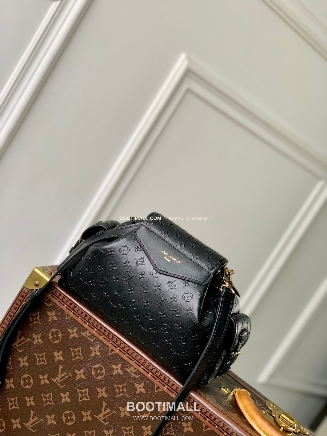 루이비통 오디세이 모노그램 볼드 레더 체인 디테일 브라운 숄더백 Louis Vuitton Odyssee Monogram Bold Leather Chain Detail Brown Shoulder Bag M25554 27cm 3