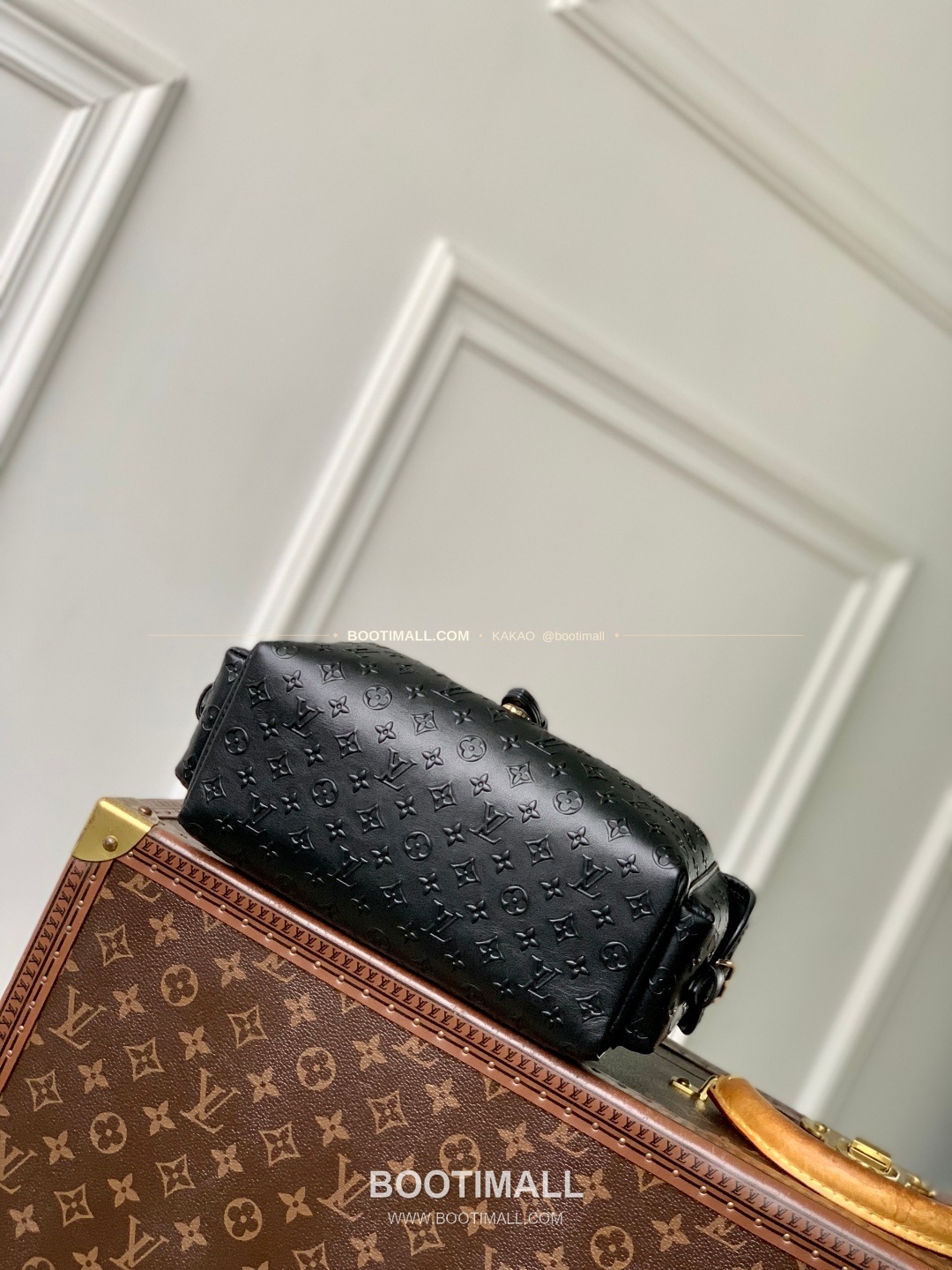 루이비통 오디세이 모노그램 볼드 레더 체인 디테일 브라운 숄더백 Louis Vuitton Odyssee Monogram Bold Leather Chain Detail Brown Shoulder Bag M25554 27cm 4