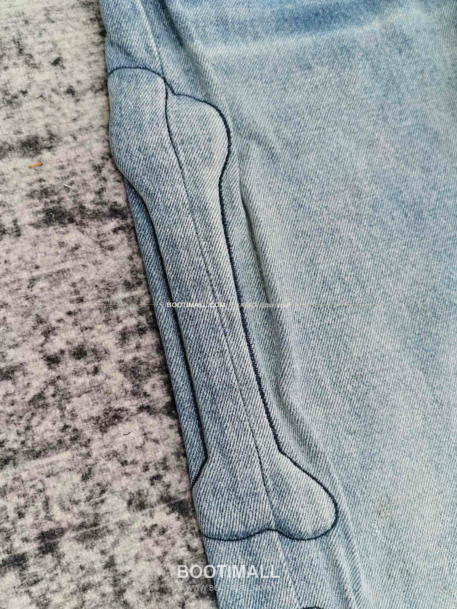 아미리 코튼 와이드핏 데님 팬츠 AMIRI Cotton Wide Fit Denim Pants PHM712000180 4