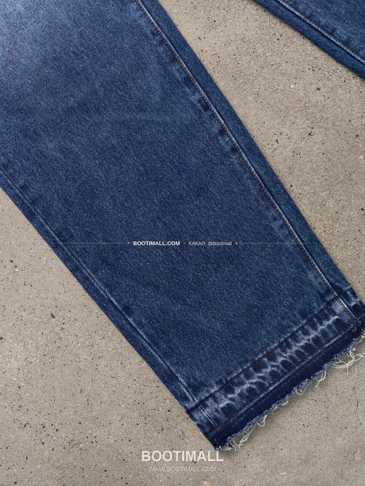 아미리 코튼 와이드핏 데님 팬츠 AMIRI Cotton Wide Fit Denim Pants PHM71300160 6