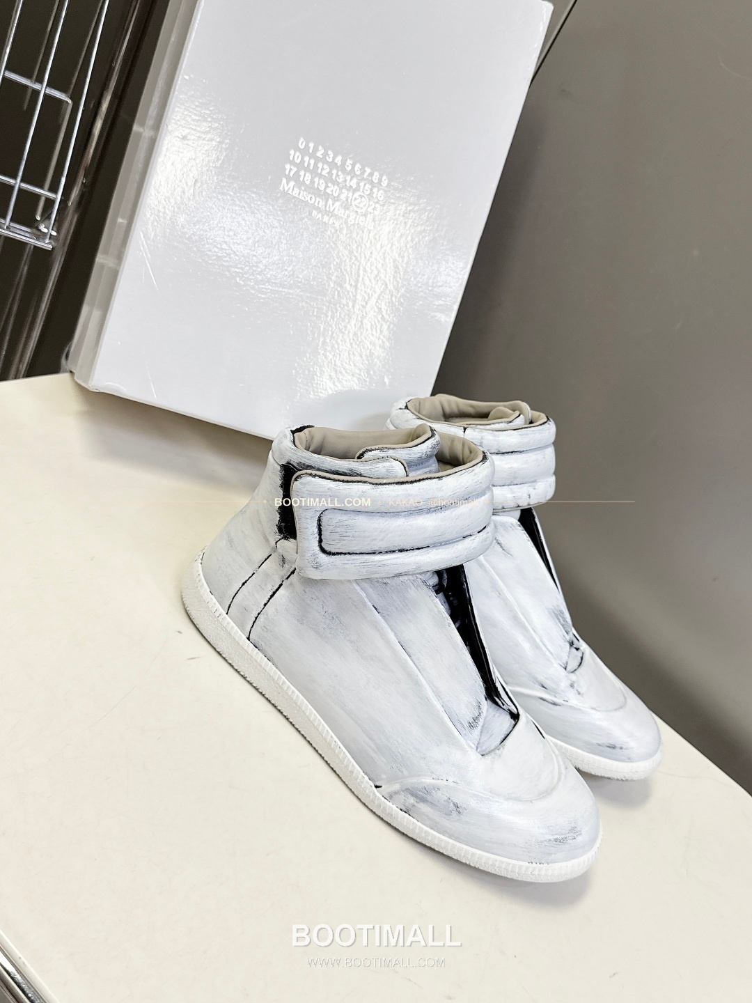 메종마르지엘라 퓨처 송아지가죽 히든밴드 하이탑 스니커즈 Maison Margiela Future Calfskin Hidden Band High-Top Sneakers 2