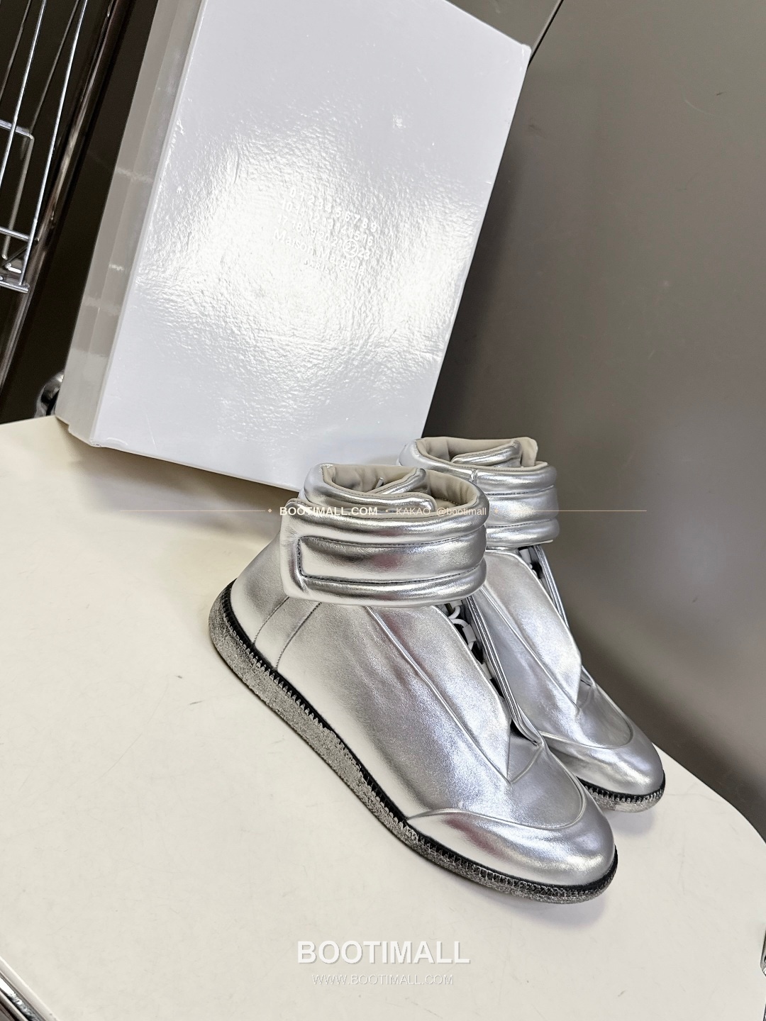 메종마르지엘라 퓨처 송아지가죽 히든밴드 하이탑 스니커즈 Maison Margiela Future Calfskin Hidden Band High-Top Sneakers 2