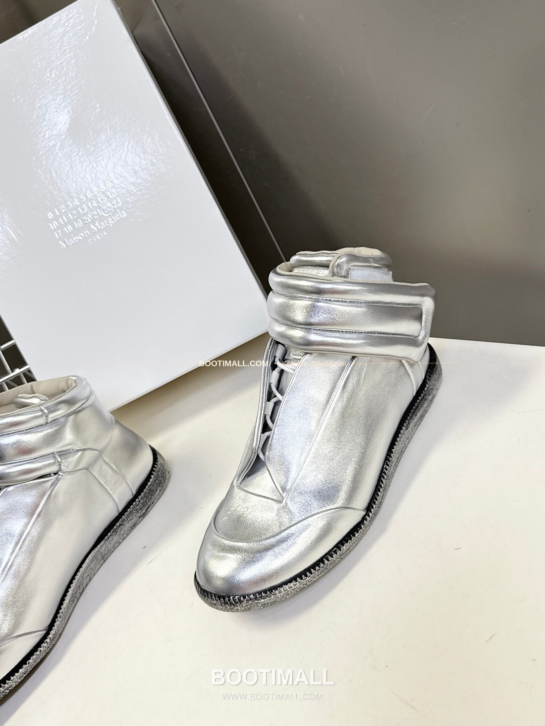 메종마르지엘라 퓨처 송아지가죽 히든밴드 하이탑 스니커즈 Maison Margiela Future Calfskin Hidden Band High-Top Sneakers 3