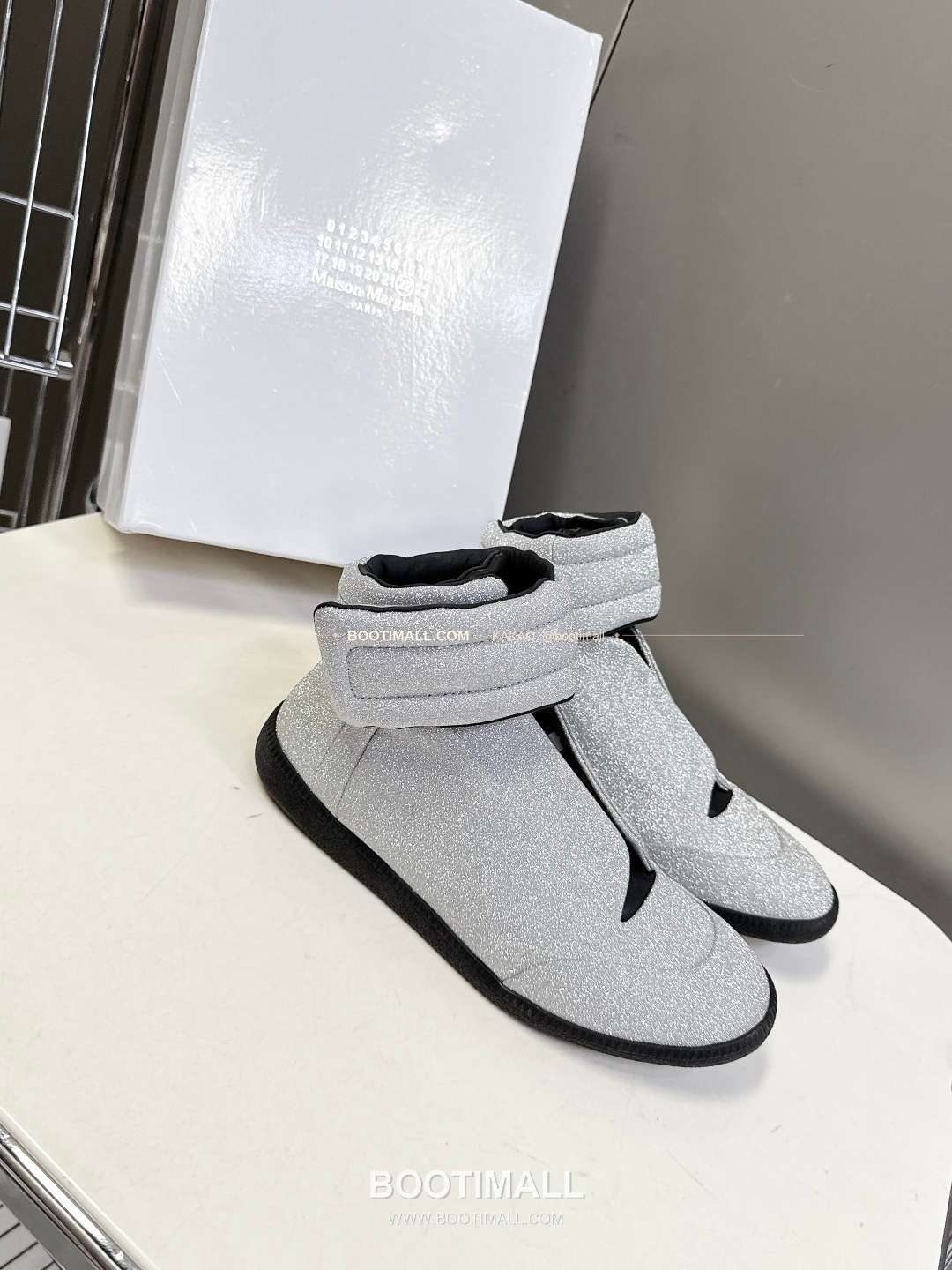 메종마르지엘라 퓨처 송아지가죽 히든밴드 하이탑 스니커즈 Maison Margiela Future Calfskin Hidden Band High-Top Sneakers 1