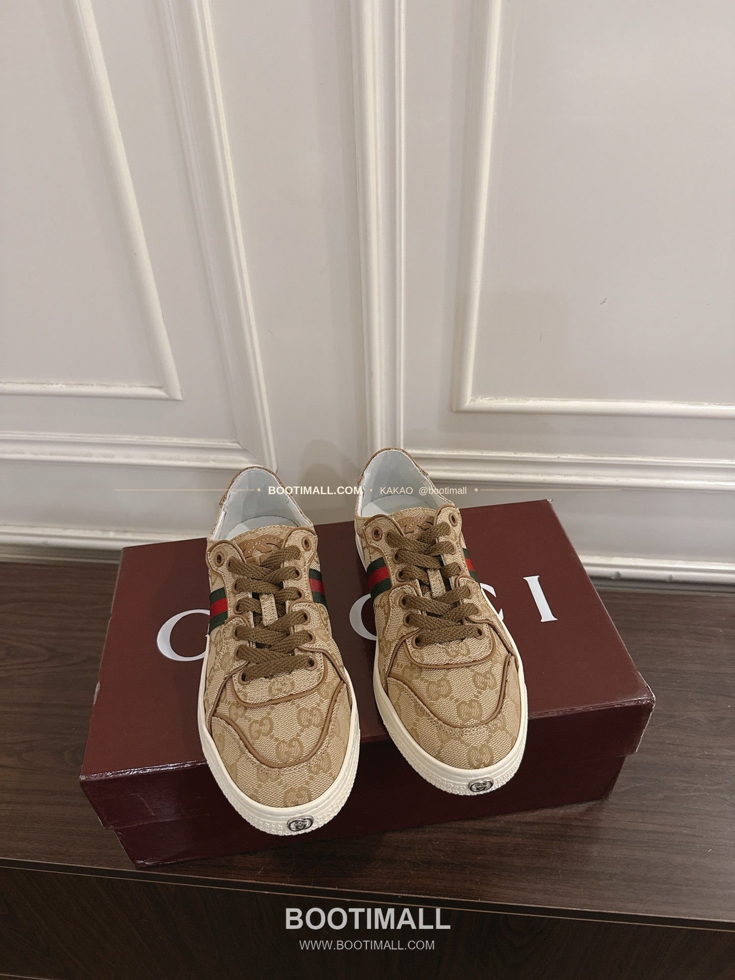 구찌 스트레치 송아지가죽 펀칭 빈티지 로우탑 스니커즈 Gucci Stretch Calfskin Perforated Vintage Low-Top Sneakers 1
