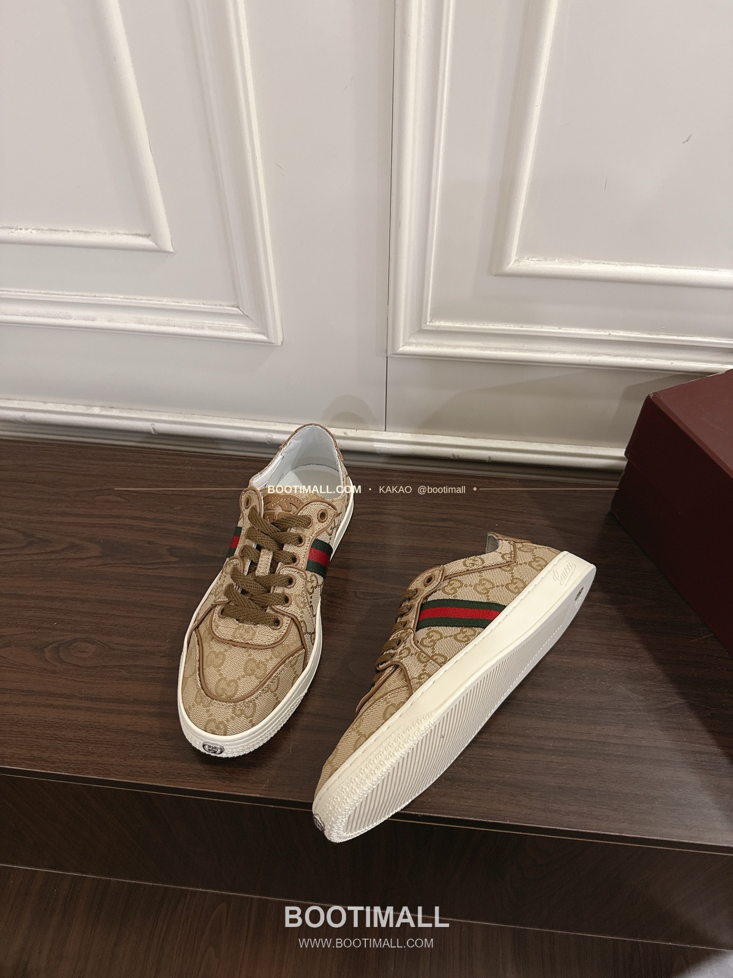 구찌 스트레치 송아지가죽 펀칭 빈티지 로우탑 스니커즈 Gucci Stretch Calfskin Perforated Vintage Low-Top Sneakers 5