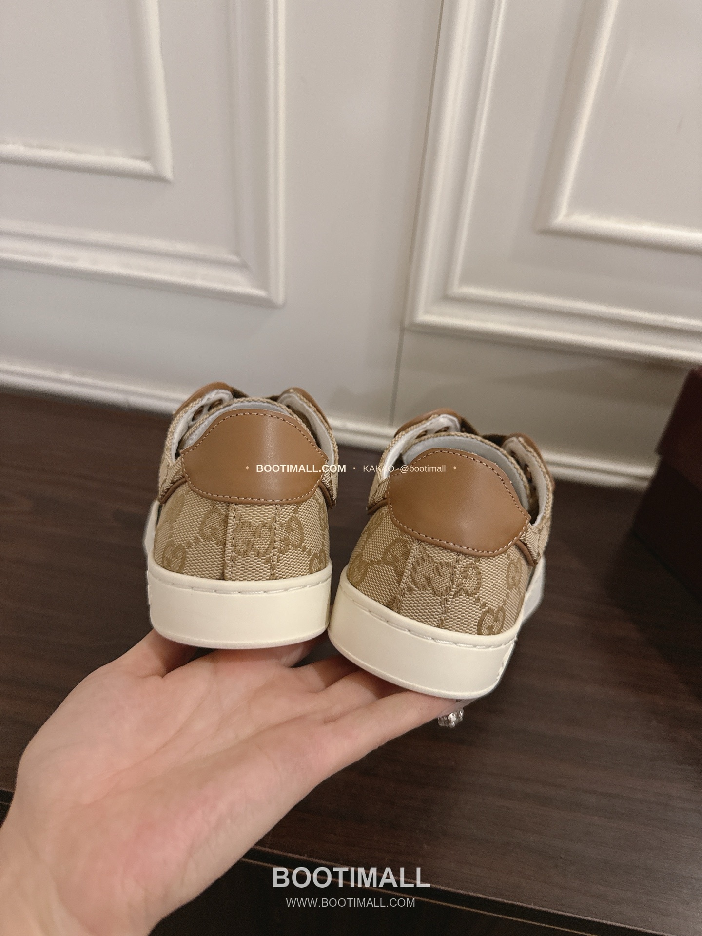구찌 스트레치 송아지가죽 펀칭 빈티지 로우탑 스니커즈 Gucci Stretch Calfskin Perforated Vintage Low-Top Sneakers 8