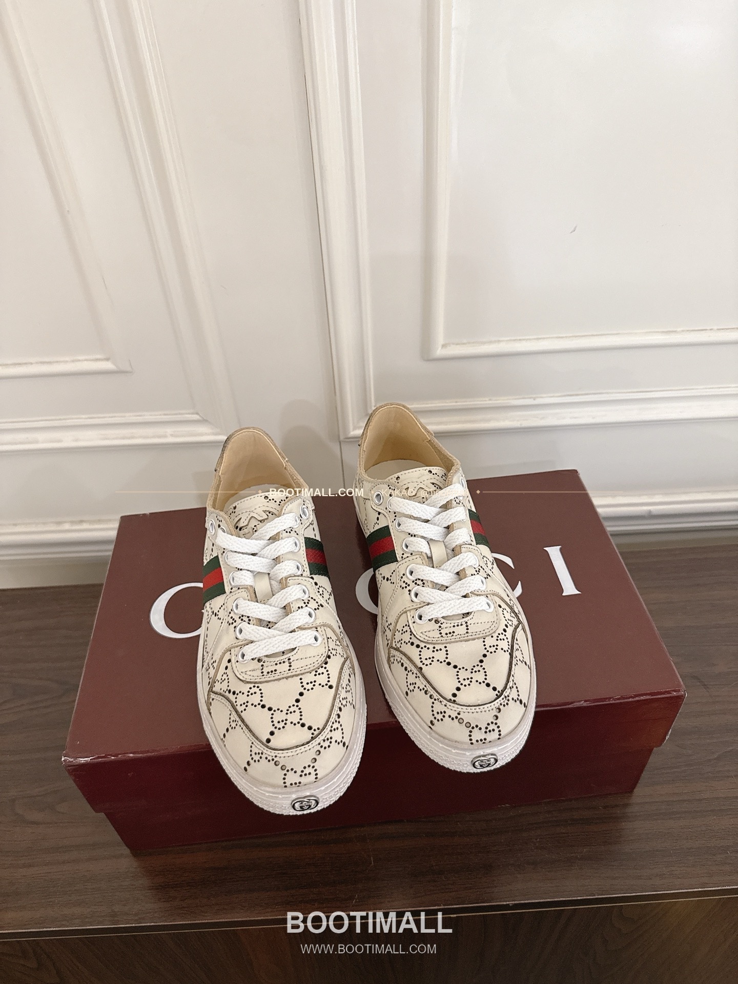 구찌 스트레치 송아지가죽 펀칭 빈티지 로우탑 스니커즈 Gucci Stretch Calfskin Perforated Vintage Low-Top Sneakers 1