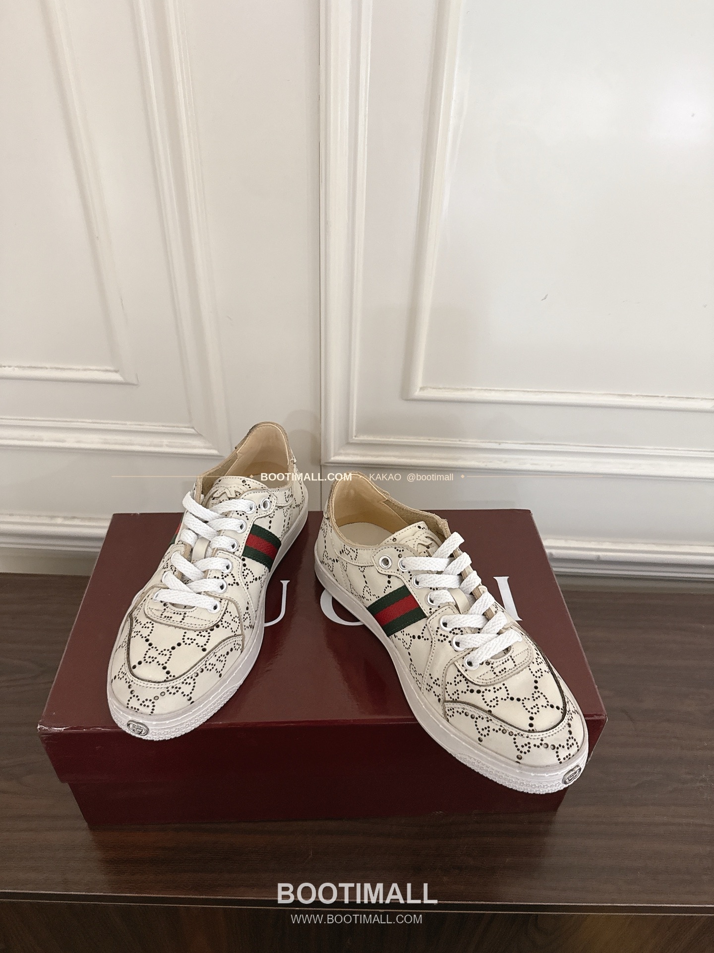 구찌 스트레치 송아지가죽 펀칭 빈티지 로우탑 스니커즈 Gucci Stretch Calfskin Perforated Vintage Low-Top Sneakers 5