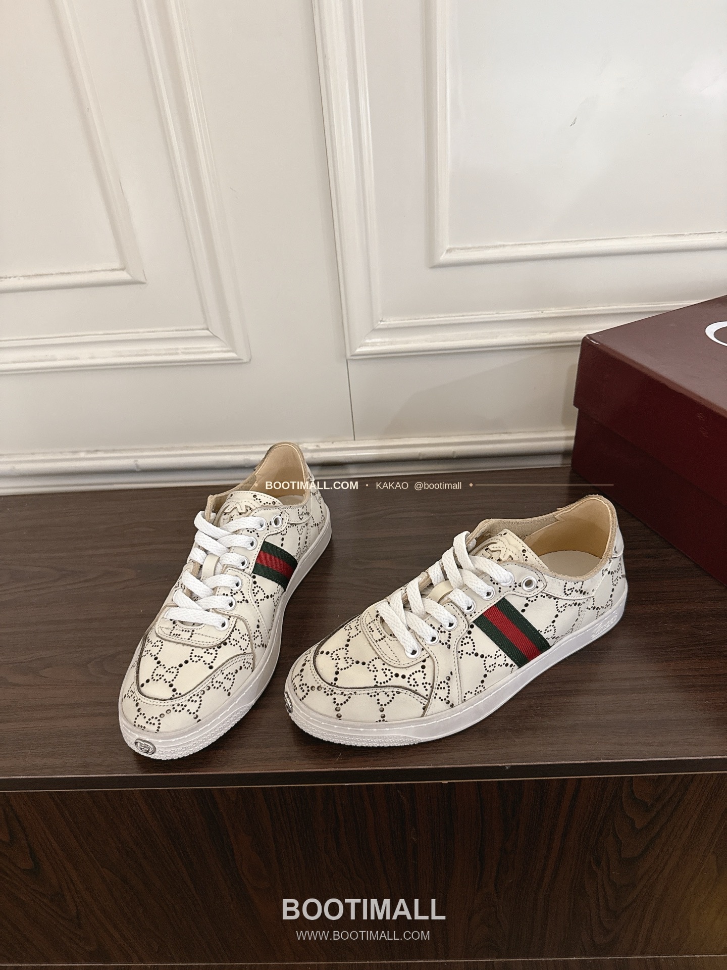 구찌 스트레치 송아지가죽 펀칭 빈티지 로우탑 스니커즈 Gucci Stretch Calfskin Perforated Vintage Low-Top Sneakers 6