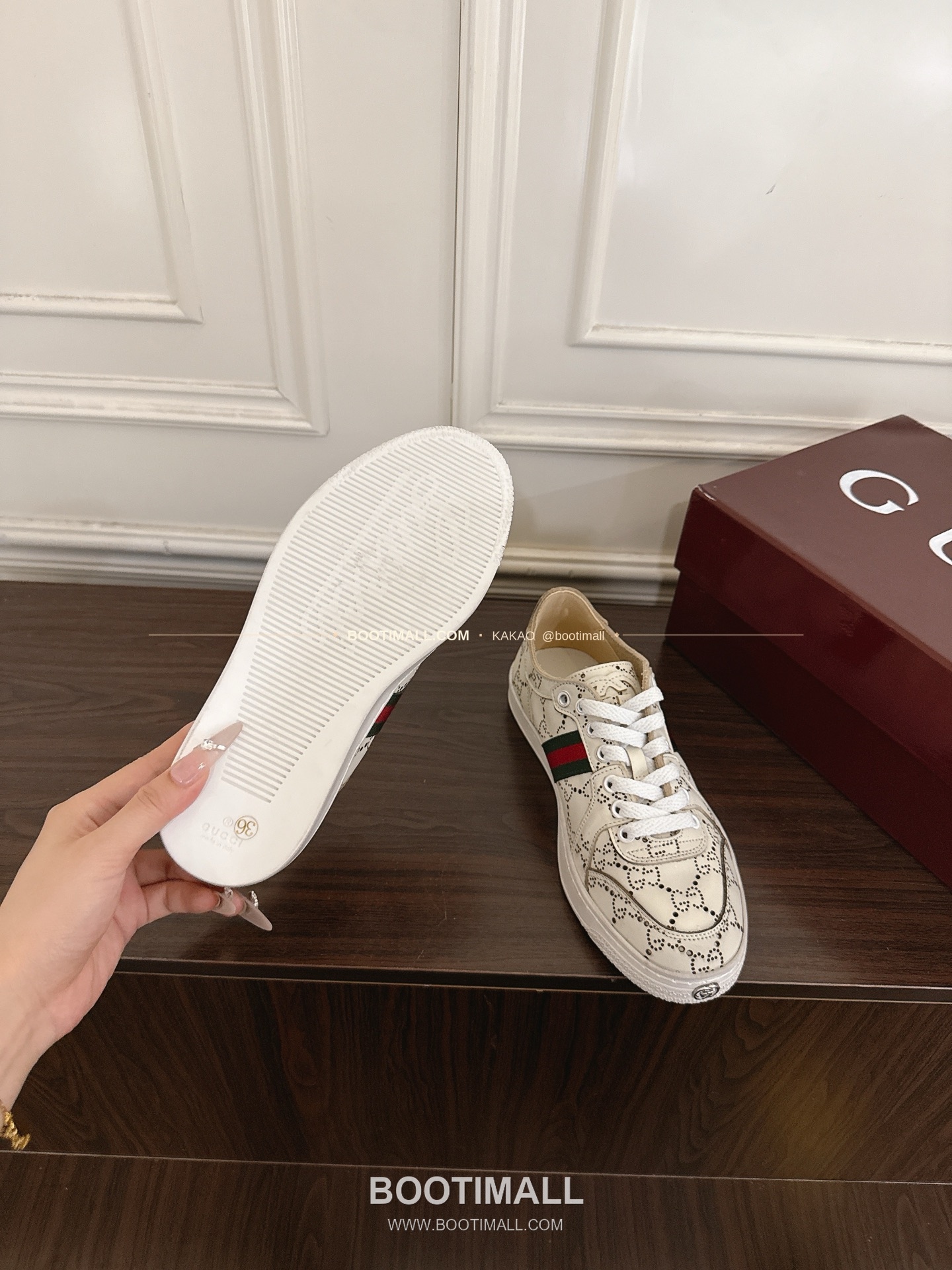 구찌 스트레치 송아지가죽 펀칭 빈티지 로우탑 스니커즈 Gucci Stretch Calfskin Perforated Vintage Low-Top Sneakers 9