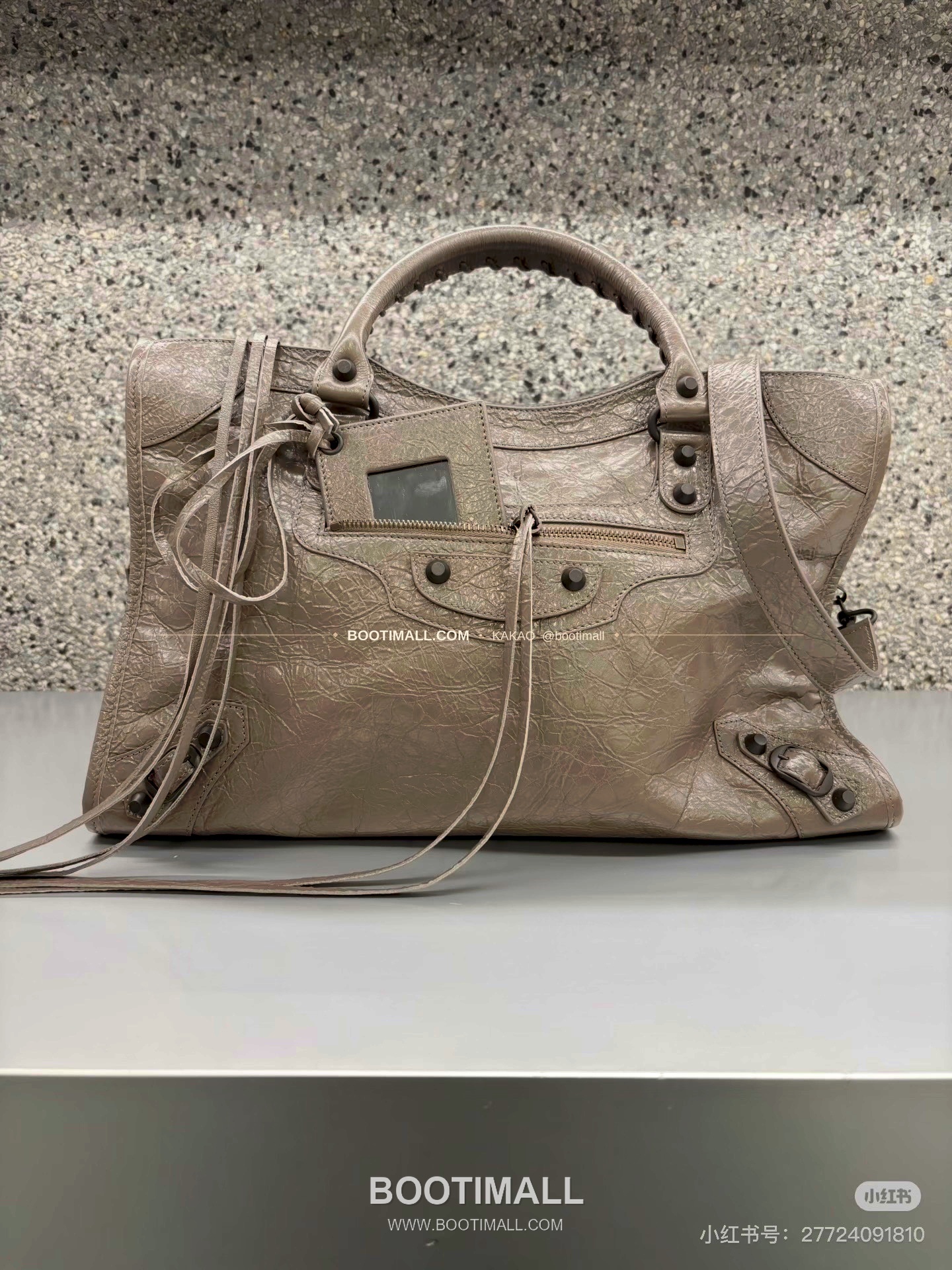 발렌시아가 오일왁스 레더 태슬 모터백 Balenciaga Oil Wax Leather Tassel Moto Bag 3301 38cm 5
