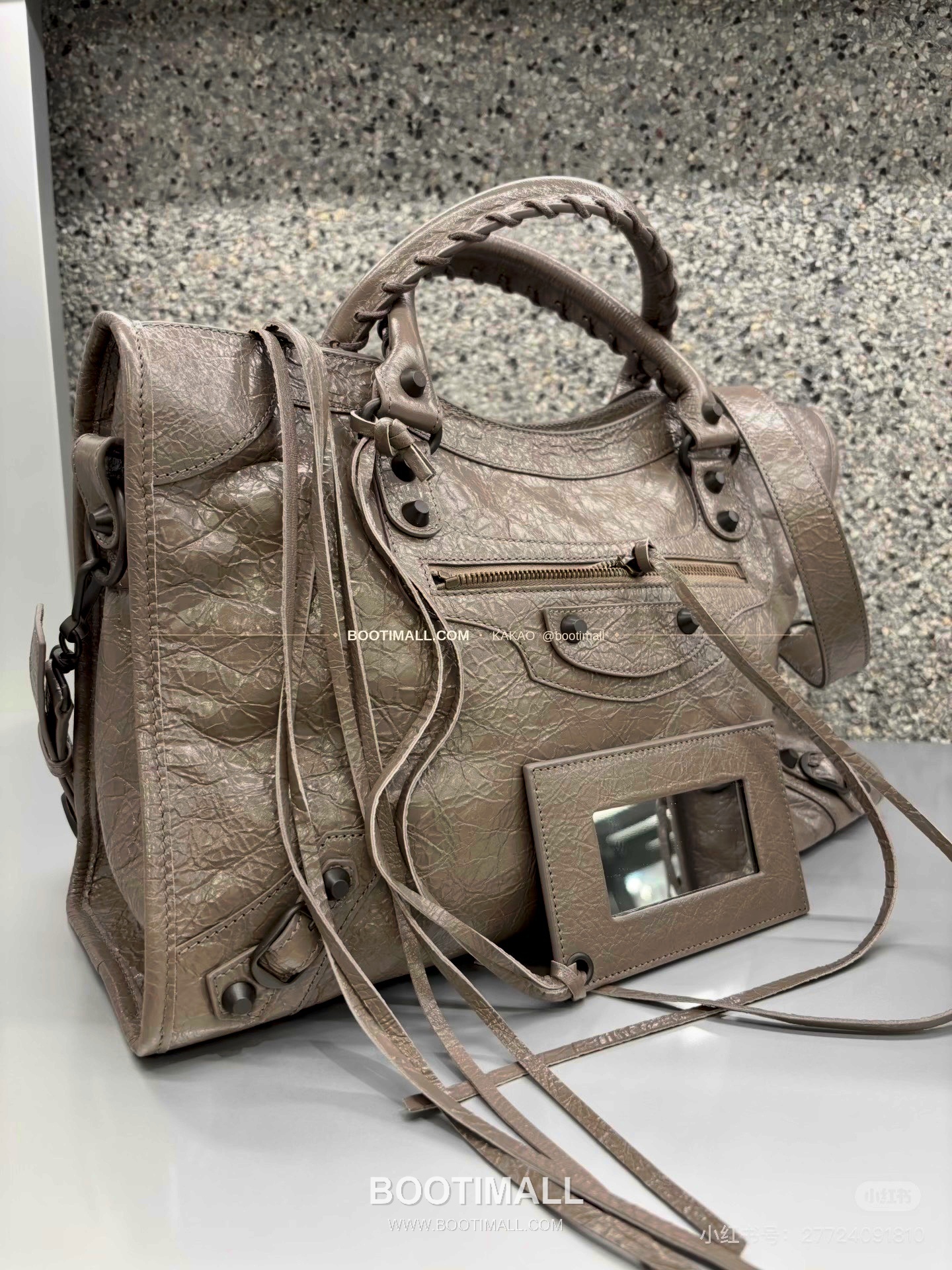 발렌시아가 오일왁스 레더 태슬 모터백 Balenciaga Oil Wax Leather Tassel Moto Bag 3301 38cm 6
