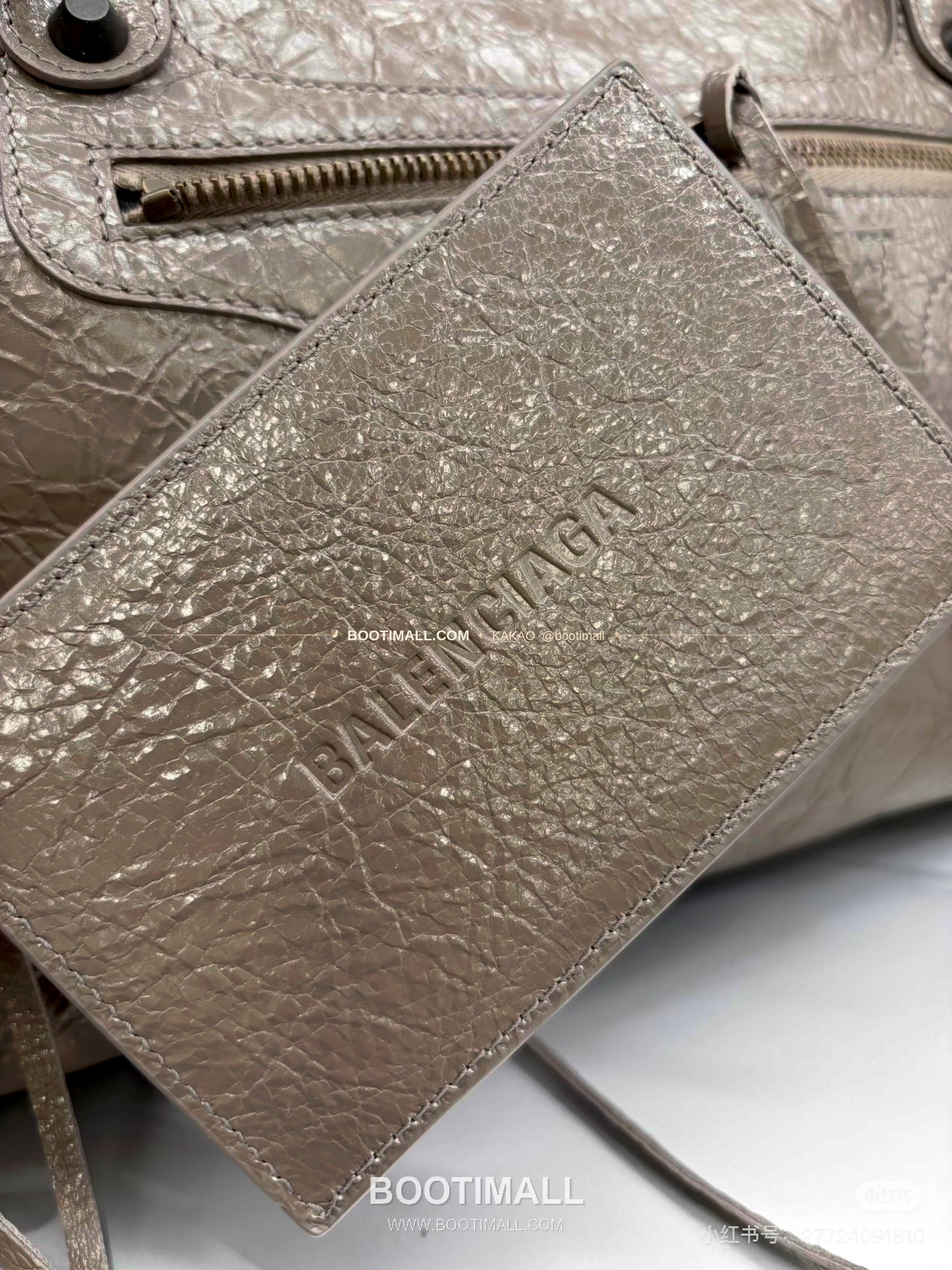 발렌시아가 오일왁스 레더 태슬 모터백 Balenciaga Oil Wax Leather Tassel Moto Bag 3301 38cm 9