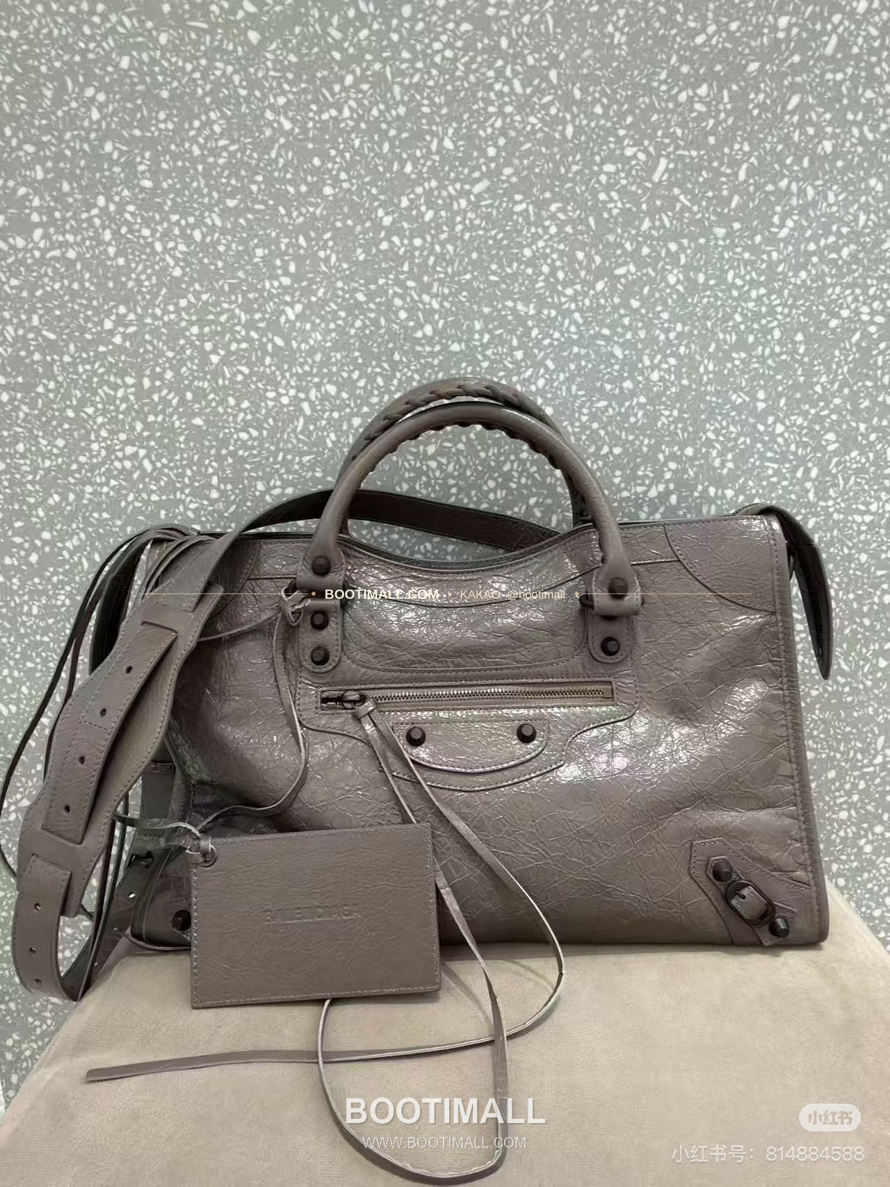 발렌시아가 오일왁스 레더 태슬 모터백 Balenciaga Oil Wax Leather Tassel Moto Bag 3301 38cm 10