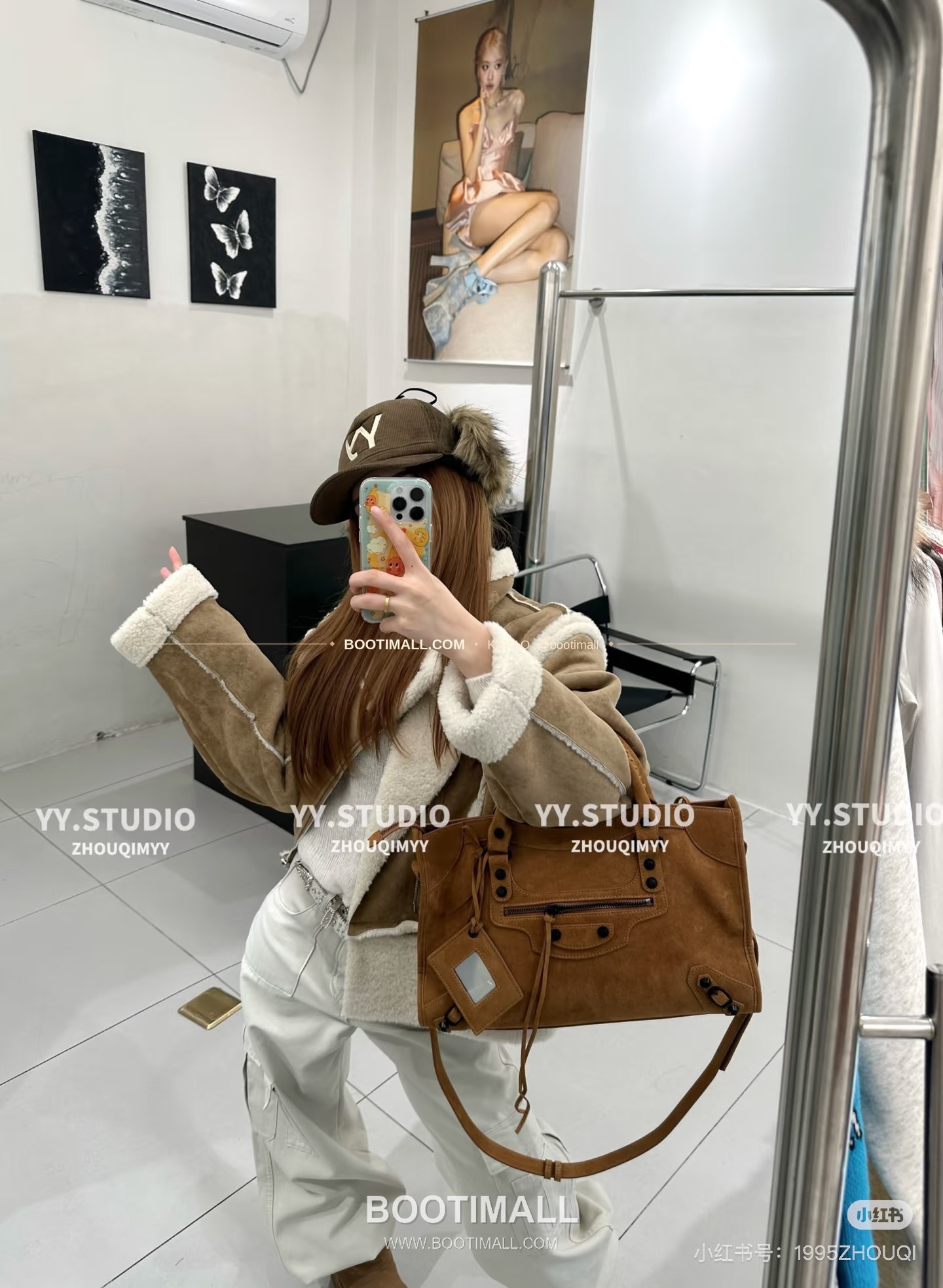 발렌시아가 26SS 스웨이드 태슬 모터 토트백 Balenciaga 26SS Suede Tassel Moto Tote Bag 3301 38.5cm 1