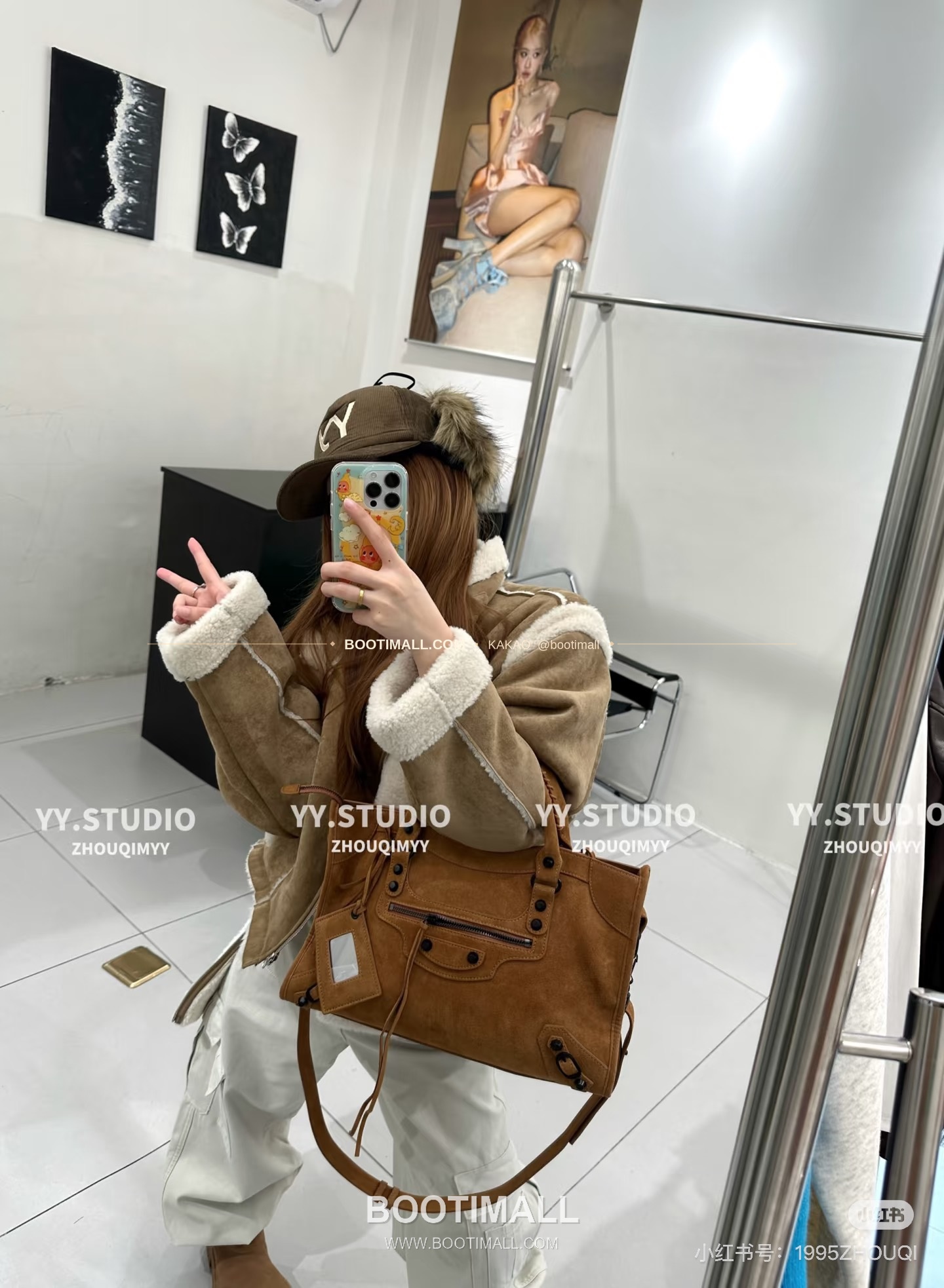 발렌시아가 26SS 스웨이드 태슬 모터 토트백 Balenciaga 26SS Suede Tassel Moto Tote Bag 3301 38.5cm 3