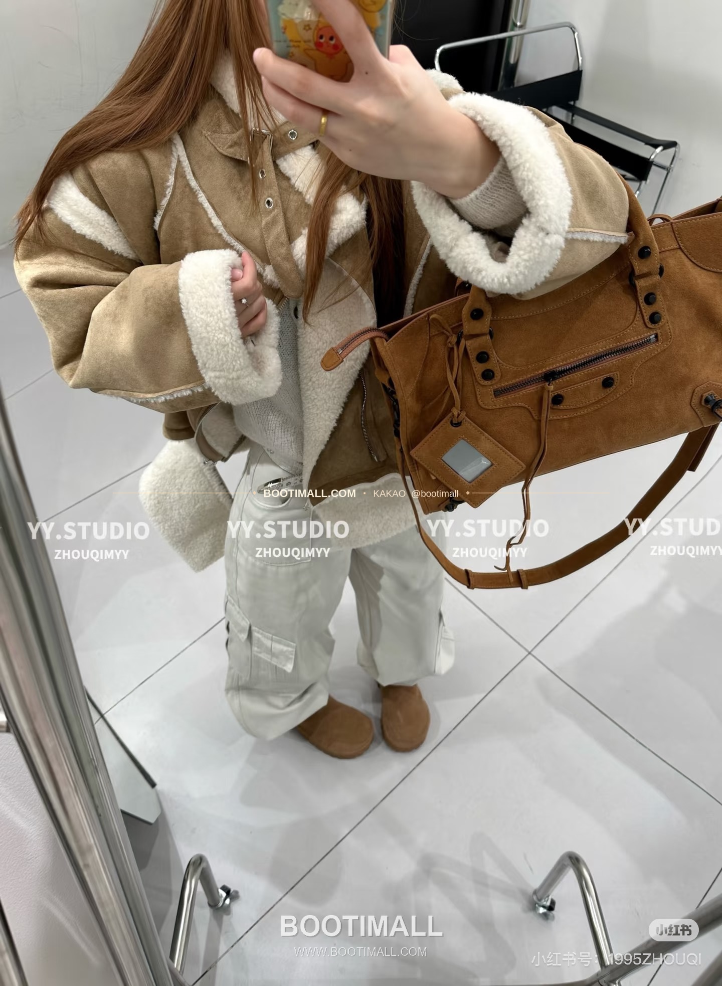 발렌시아가 26SS 스웨이드 태슬 모터 토트백 Balenciaga 26SS Suede Tassel Moto Tote Bag 3301 38.5cm 5