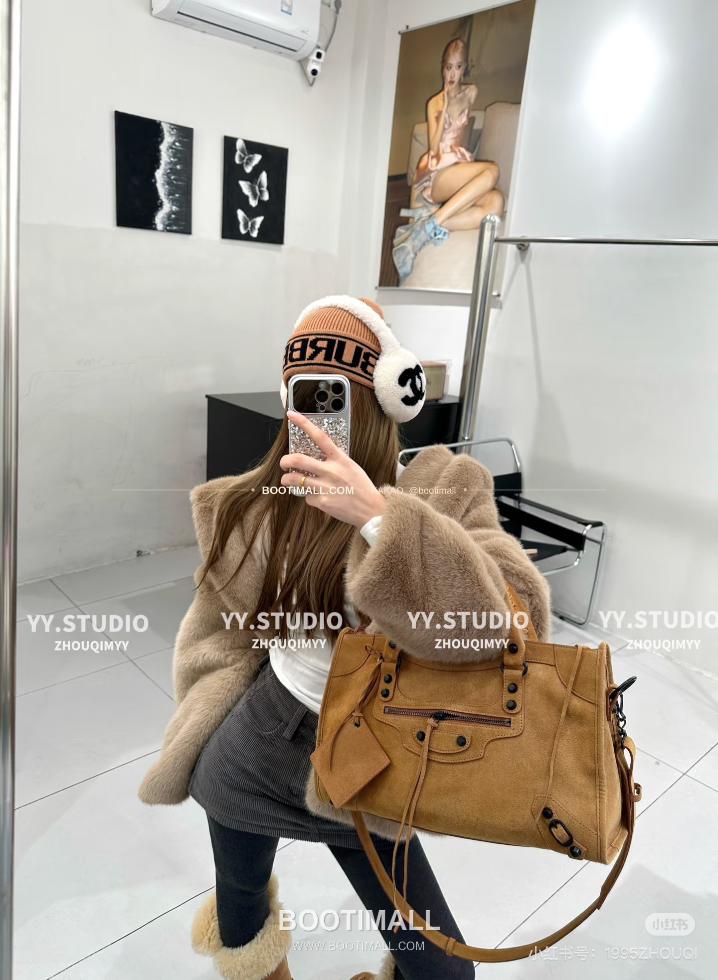 발렌시아가 26SS 스웨이드 태슬 모터 토트백 Balenciaga 26SS Suede Tassel Moto Tote Bag 3301 38.5cm 6