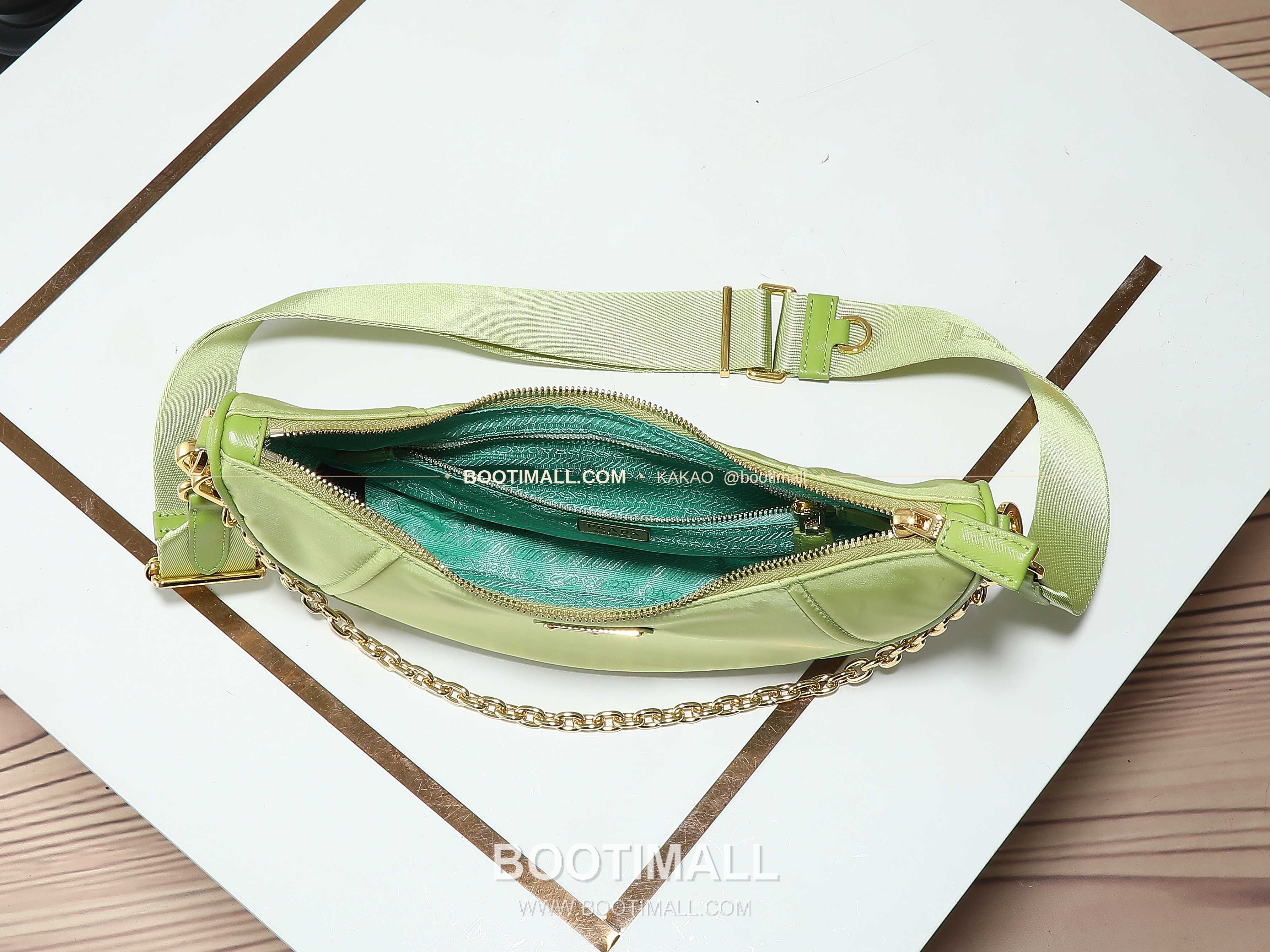 프라다 Re-Nylon 체인 하프문 숄더백 Prada Re-Nylon Chain Half Moon Shoulder Bag 1BH222 30cm 15