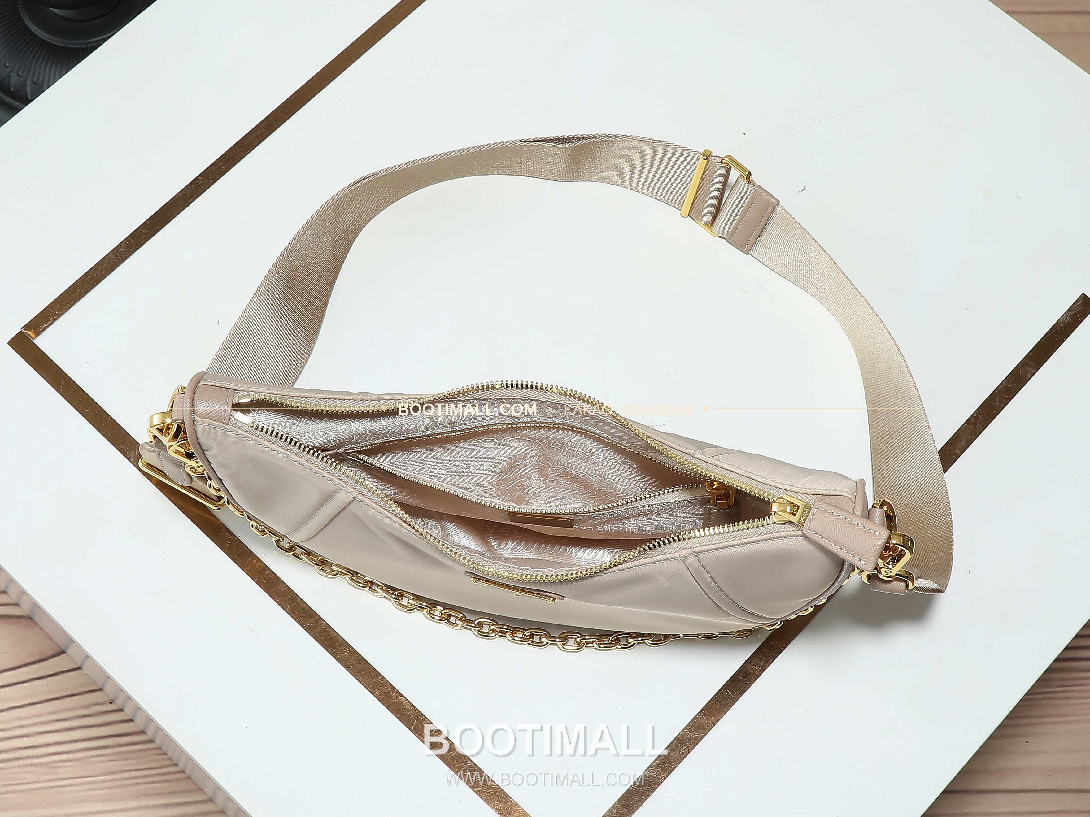 프라다 Re-Nylon 체인 하프문 숄더백 Prada Re-Nylon Chain Half Moon Shoulder Bag 1BH222 30cm 15