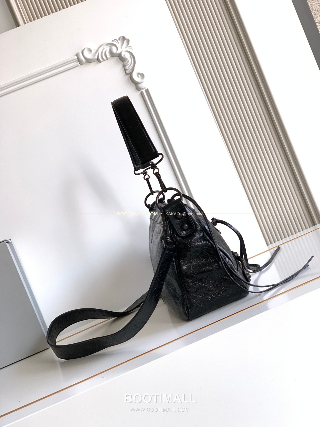 발렌시아가 25FW 램스킨 태슬 모토 토트백 Balenciaga 25FW Lambskin Tassel Moto Tote Bag 2026 29cm 2