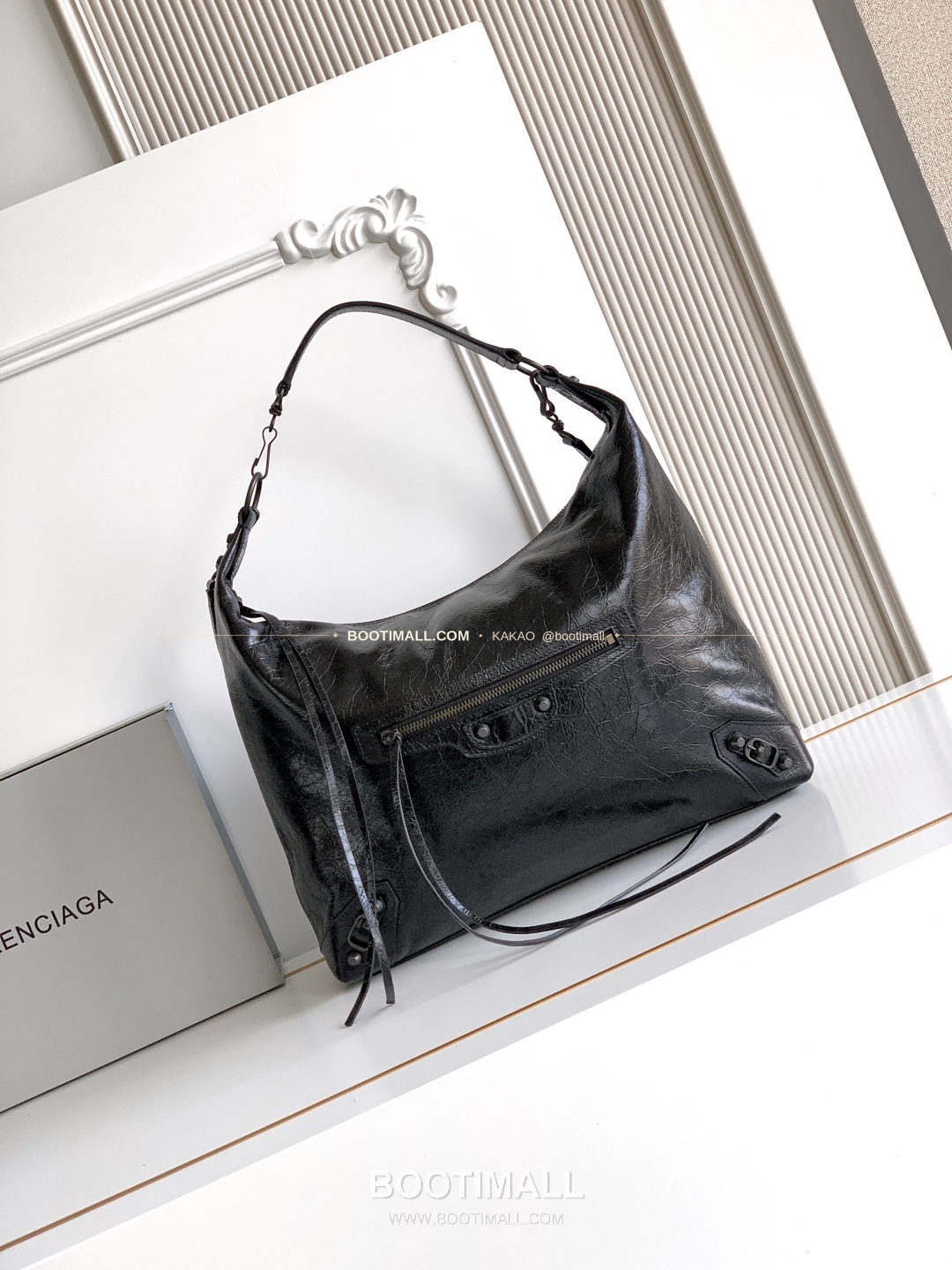 발렌시아가 르시티 레더 태슬 호보 숄더백 Balenciaga Le City Leather Tassel Hobo Shoulder Bag 2029 37cm 1