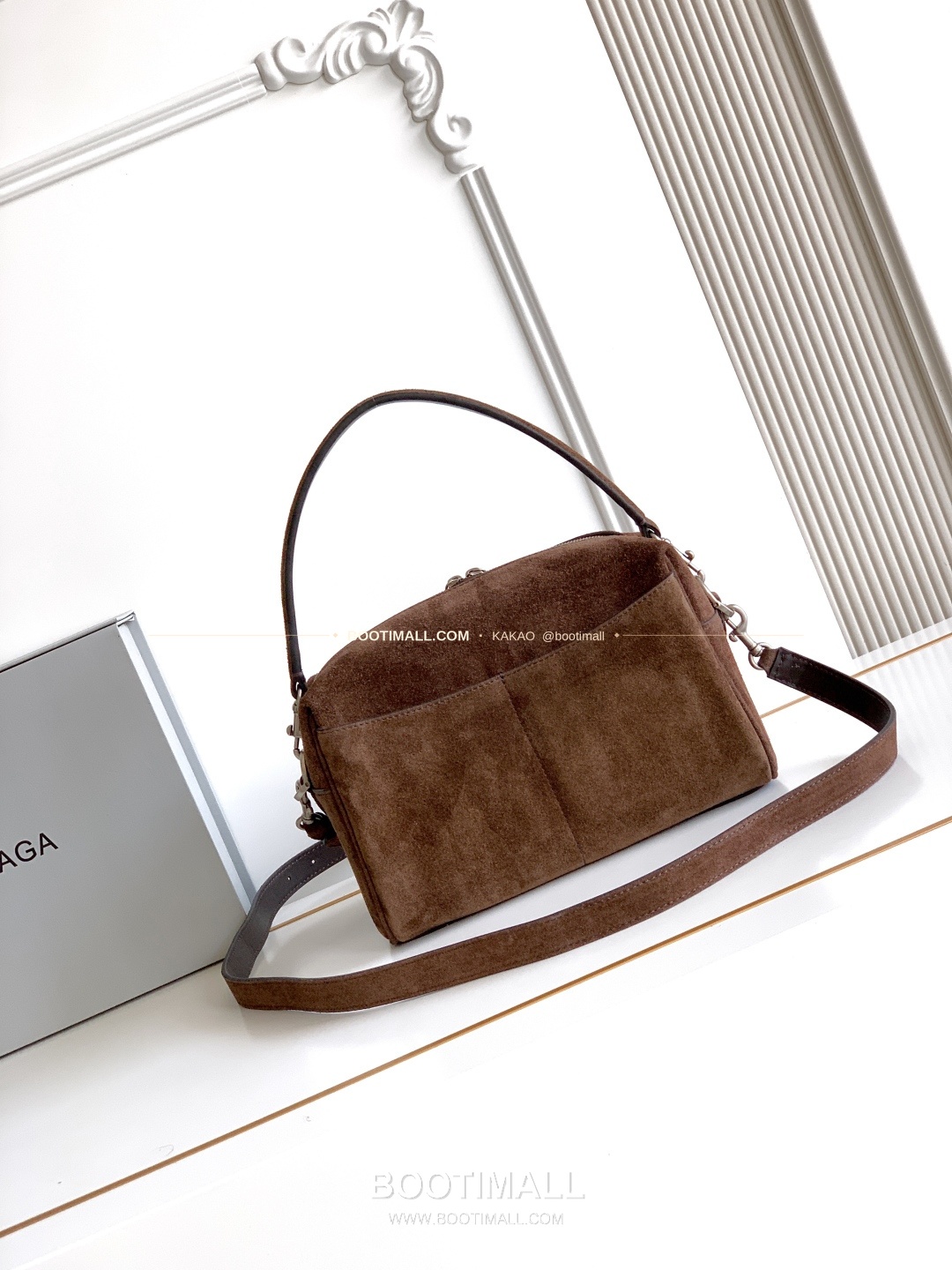 발렌시아가 로데오 레더 락 카메라 숄더백 Balenciaga Rodeo Leather Lock Camera Shoulder Bag 2027 23cm 3