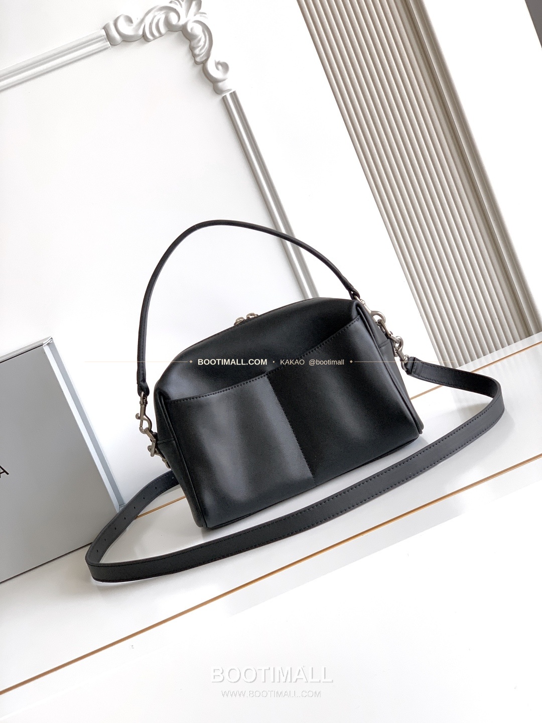 발렌시아가 로데오 레더 락 카메라 숄더백 Balenciaga Rodeo Leather Lock Camera Shoulder Bag 2027 23cm 3