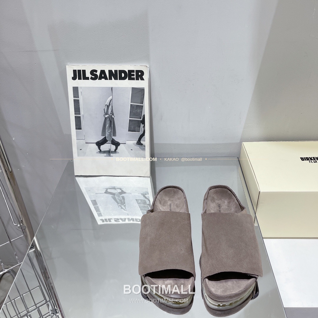 피어오브갓 버켄스탁 스웨이드 더블스트랩 코르크 풋베드 슬리퍼 Fear of God Birkenstock Suede Double Strap Cork Footbed Sandals 1