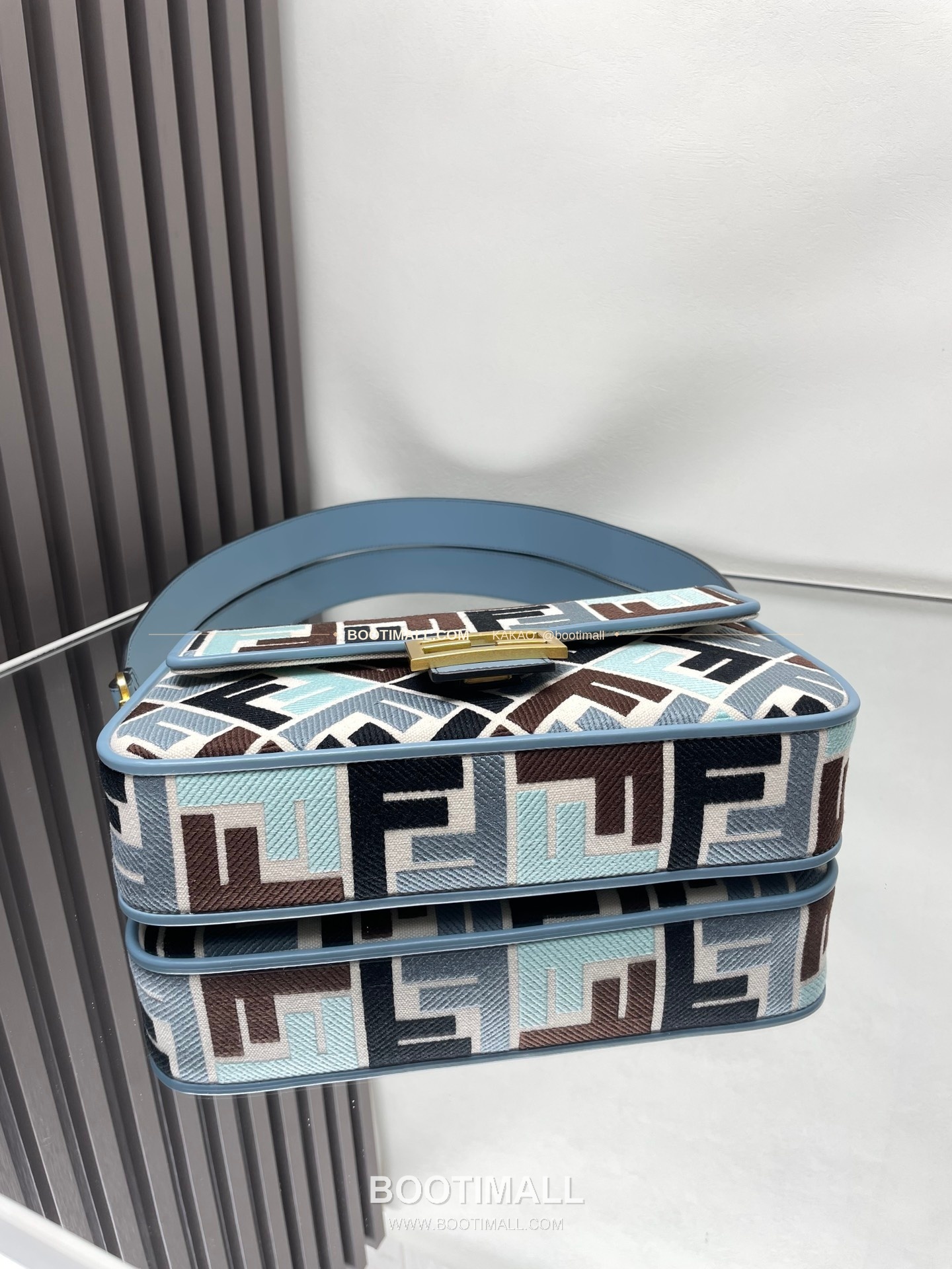 펜디 FF 자수 캔버스 플랩 바게트 숄더백 Fendi FF Embroidered Canvas Flap Baguette Shoulder Bag 0159A 27cm 5