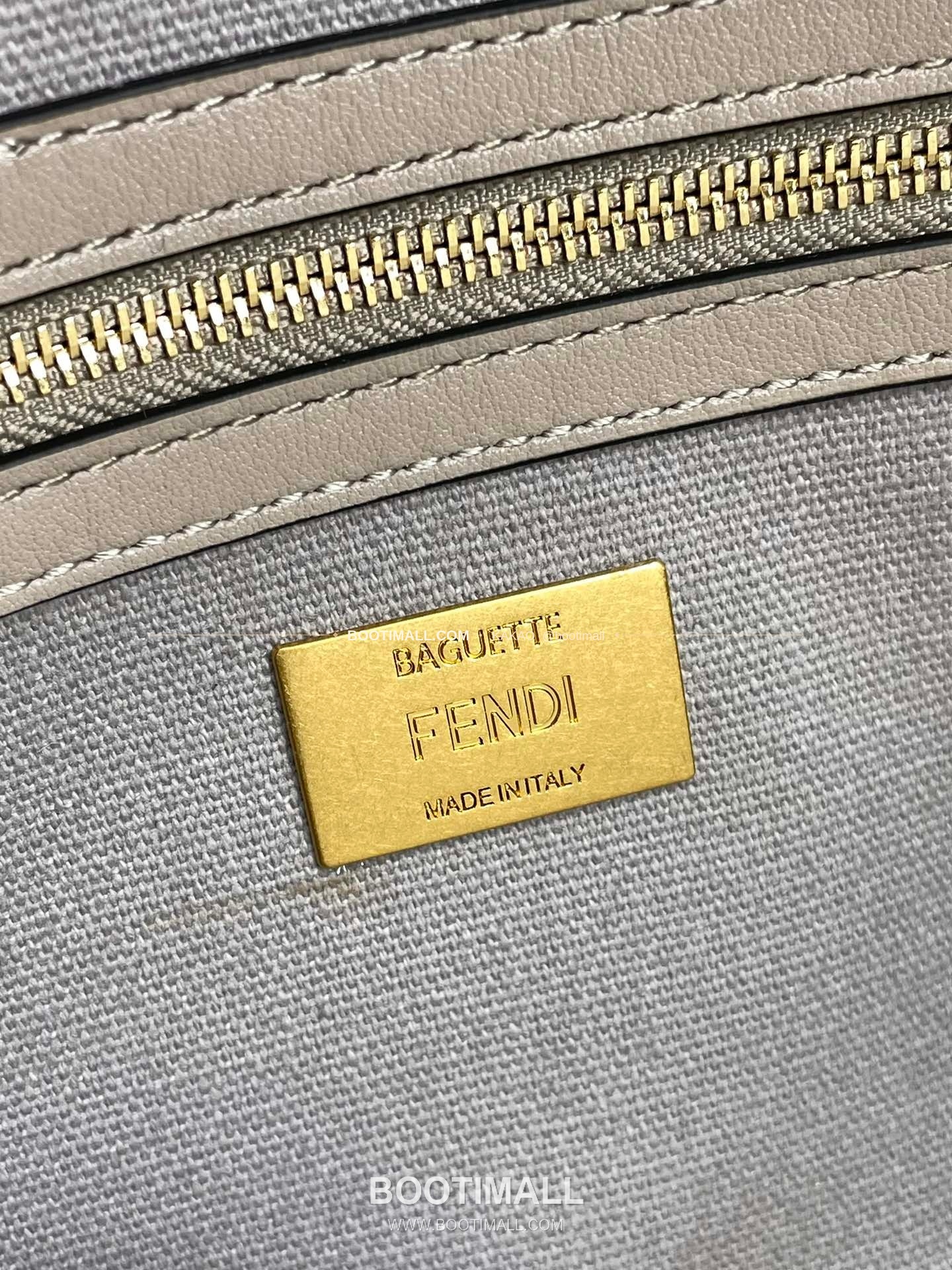 펜디 FF 자수 캔버스 플랩 바게트 숄더백 Fendi FF Embroidered Canvas Flap Baguette Shoulder Bag 0159A 27cm 9